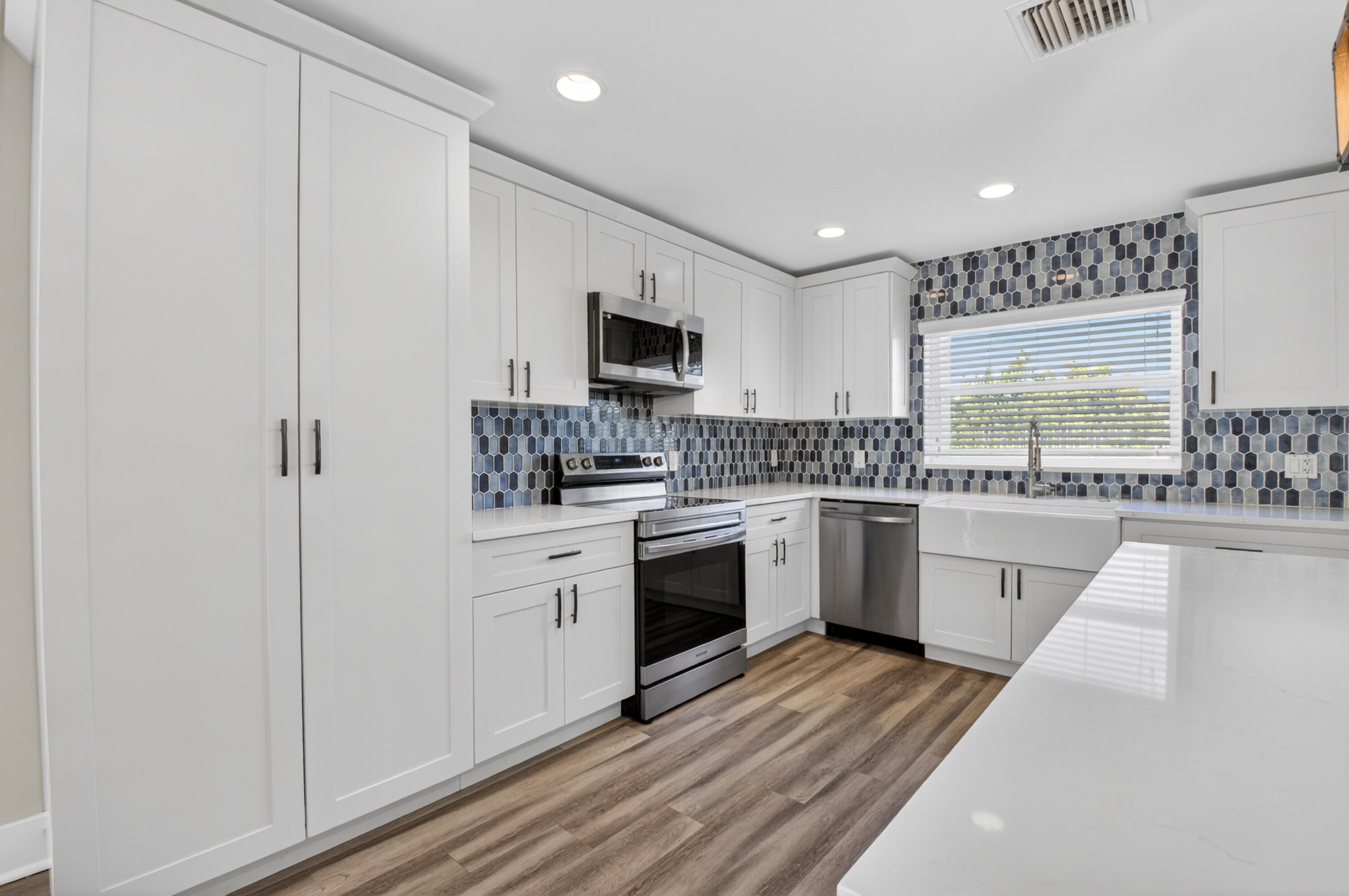 BOCA CHASE/CORAL BAY - Residential