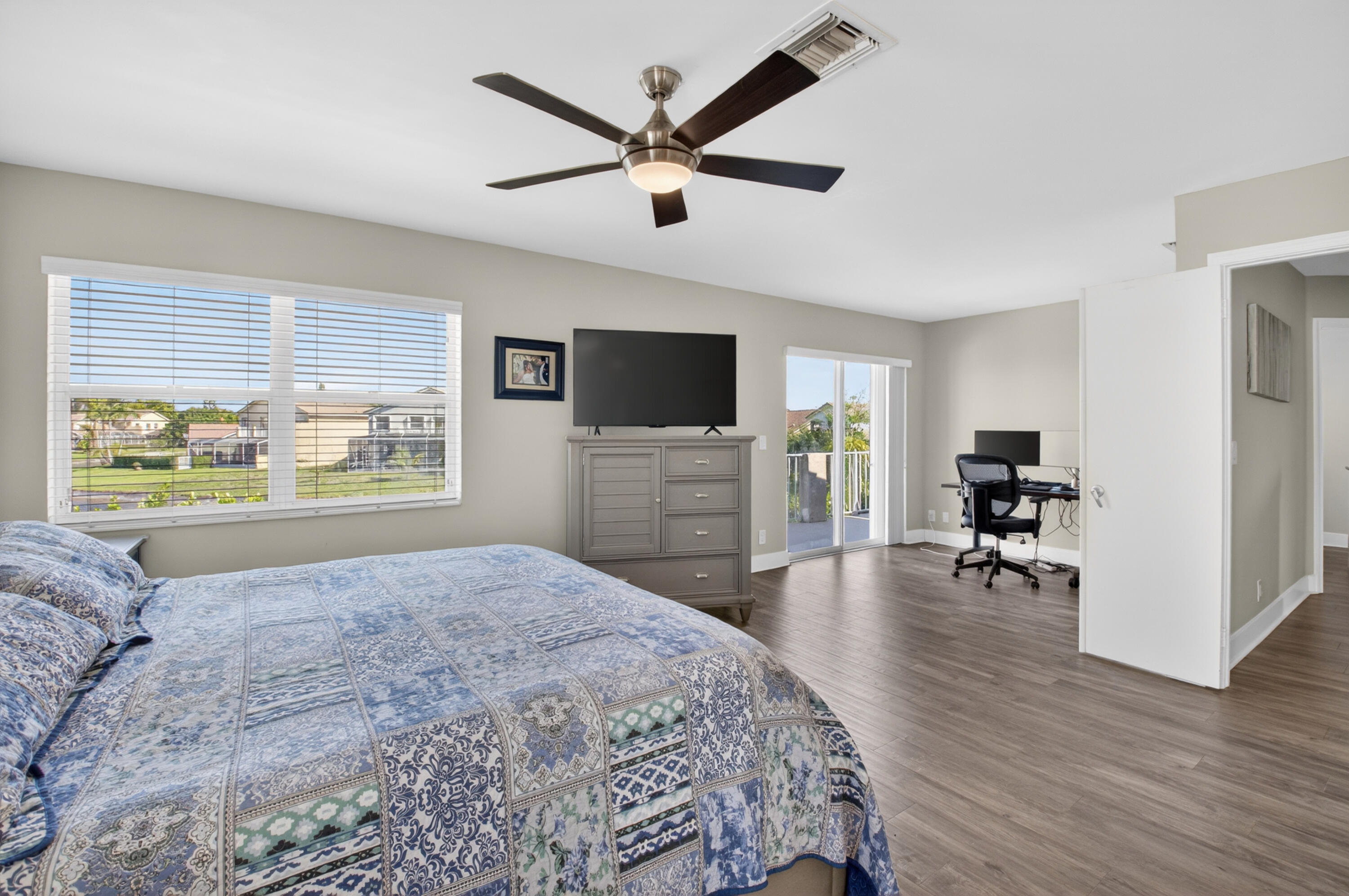 BOCA CHASE/CORAL BAY - Residential