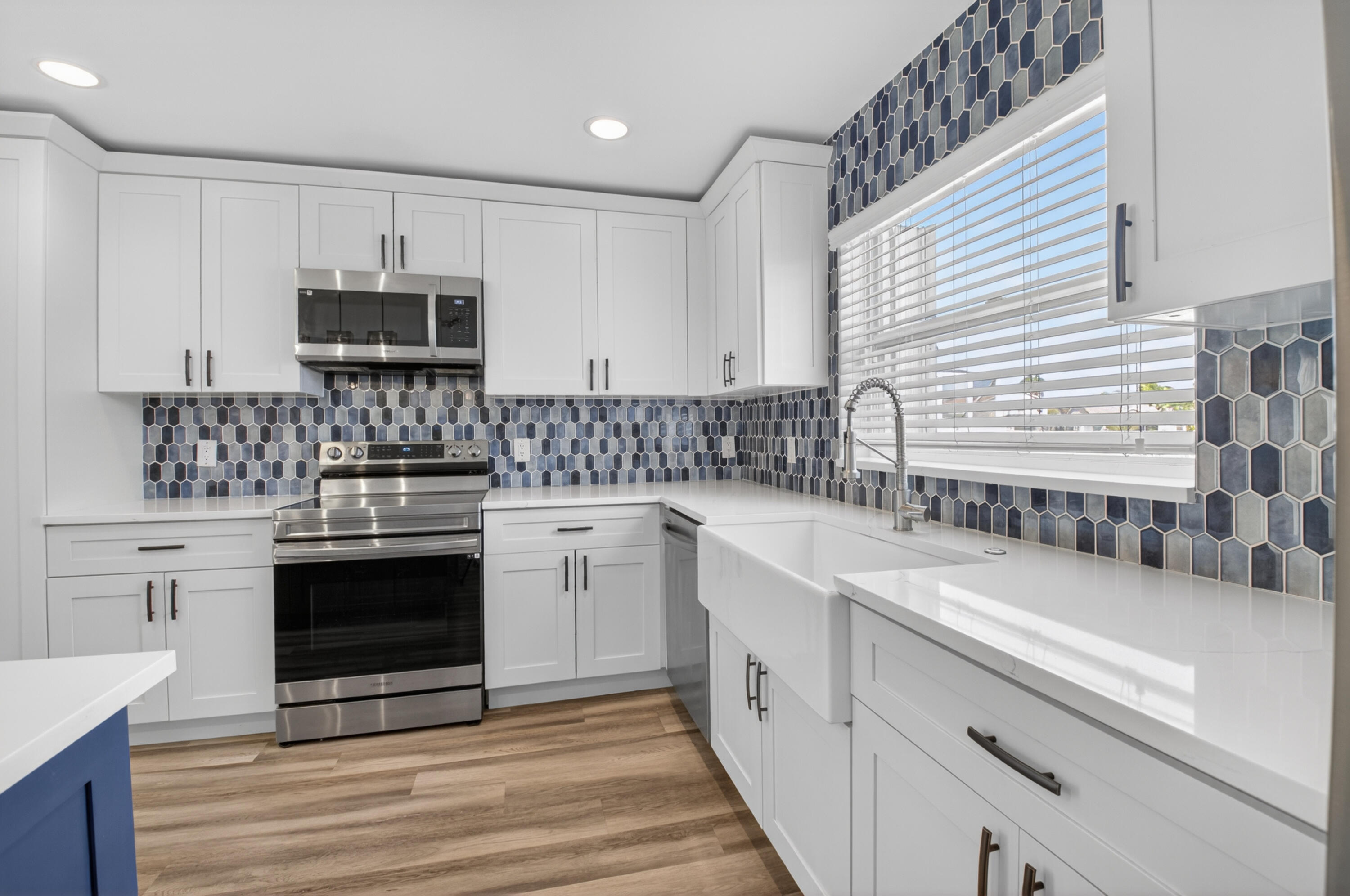 BOCA CHASE/CORAL BAY - Residential