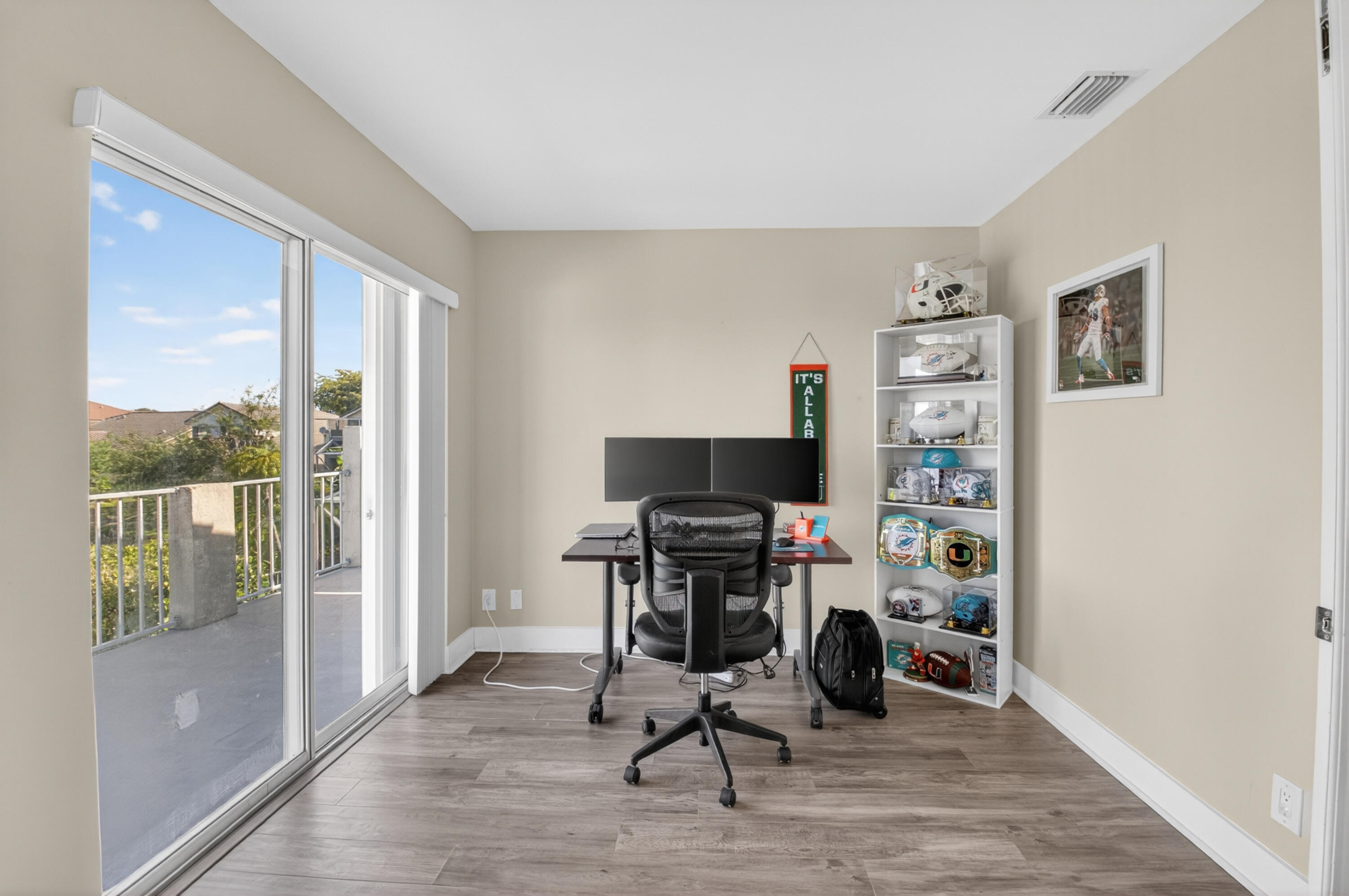 BOCA CHASE/CORAL BAY - Residential