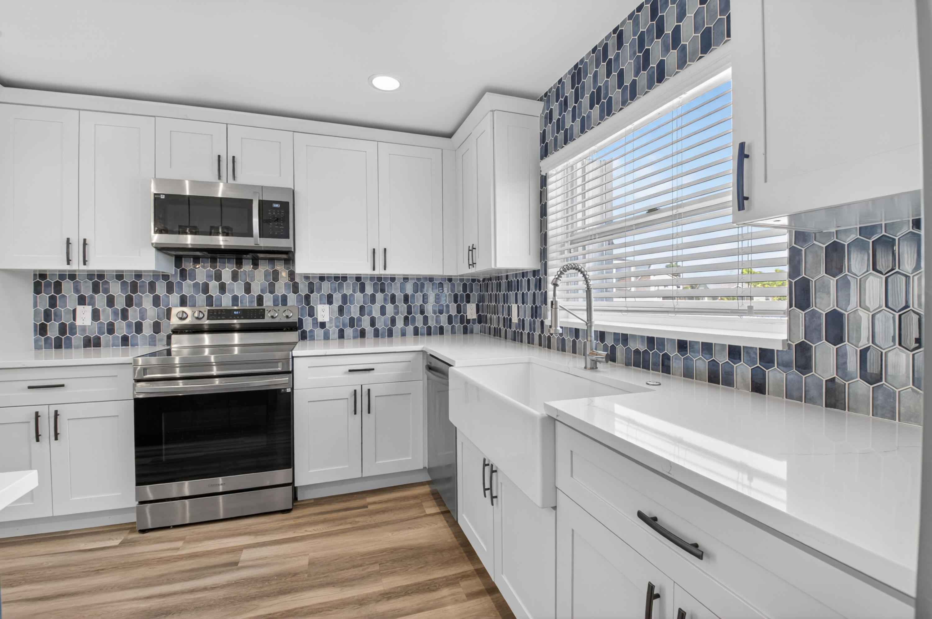 BOCA CHASE/CORAL BAY - Residential