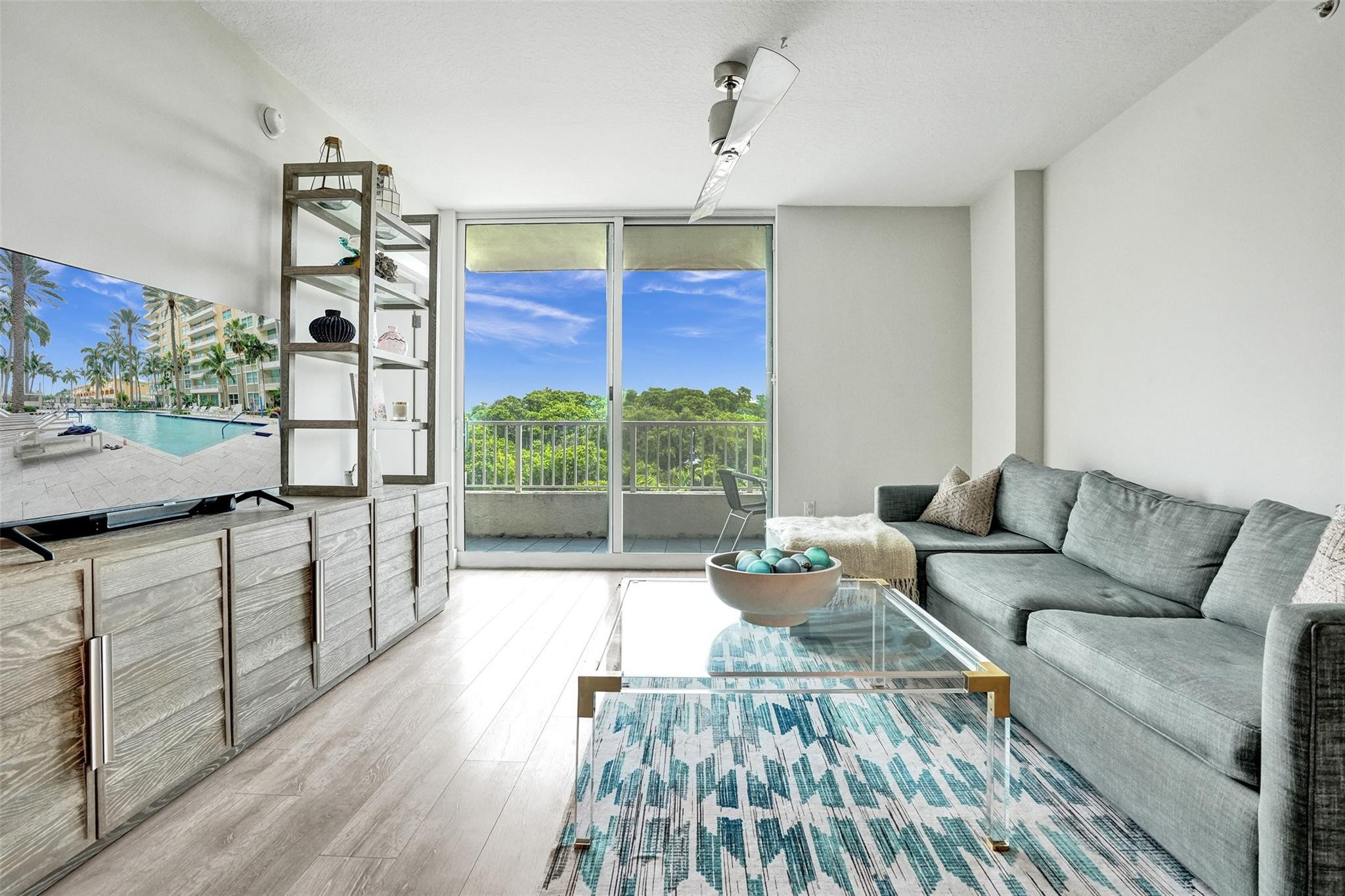 700 E Boynton Beach Boulevard 406