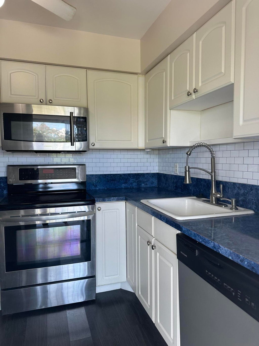 Photo of 809 HUMMINGBIRD Way #5C, North Palm Beach, FL 33408 (MLS # B26080942)