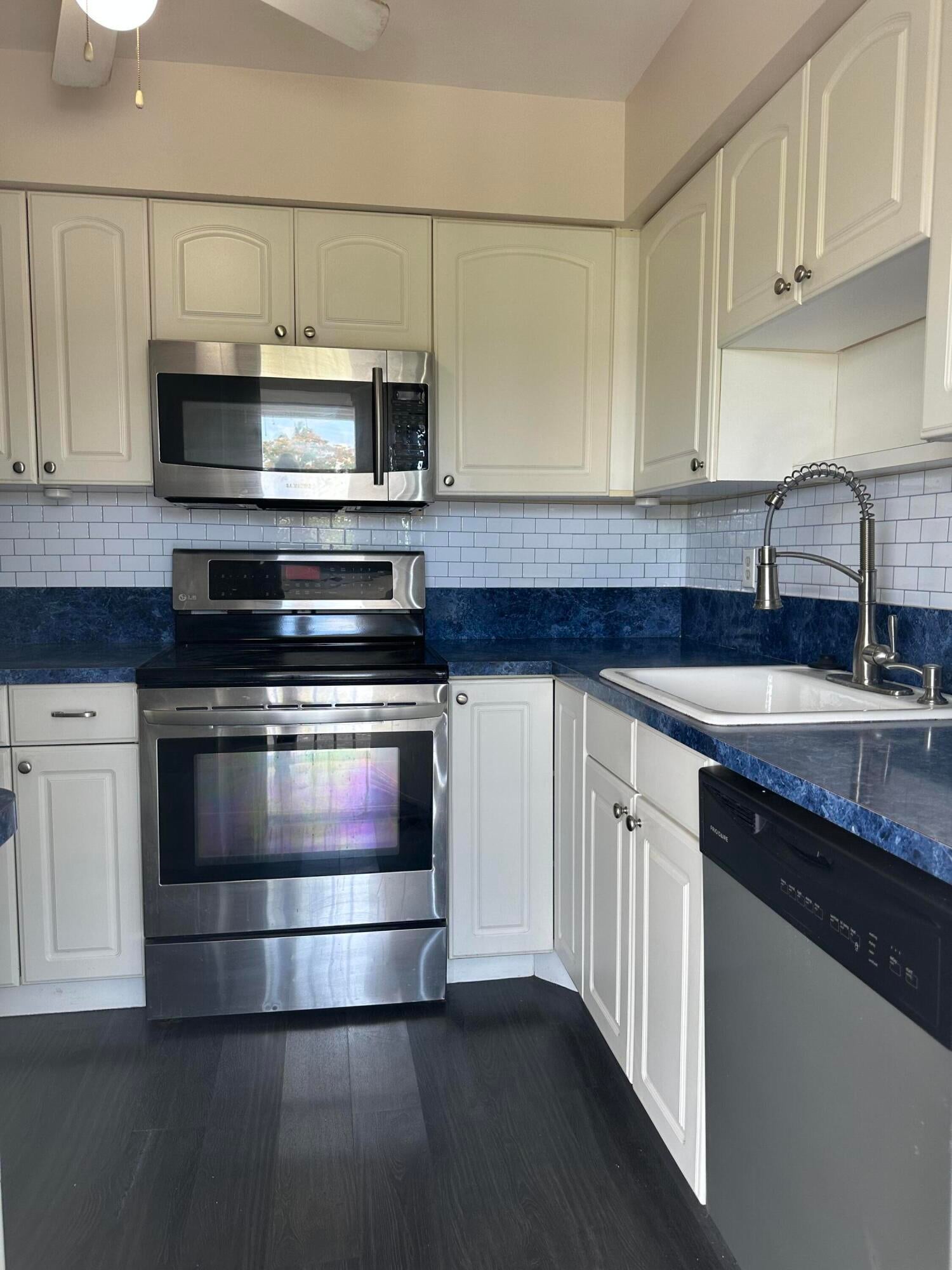 809 HUMMINGBIRD Way 5C