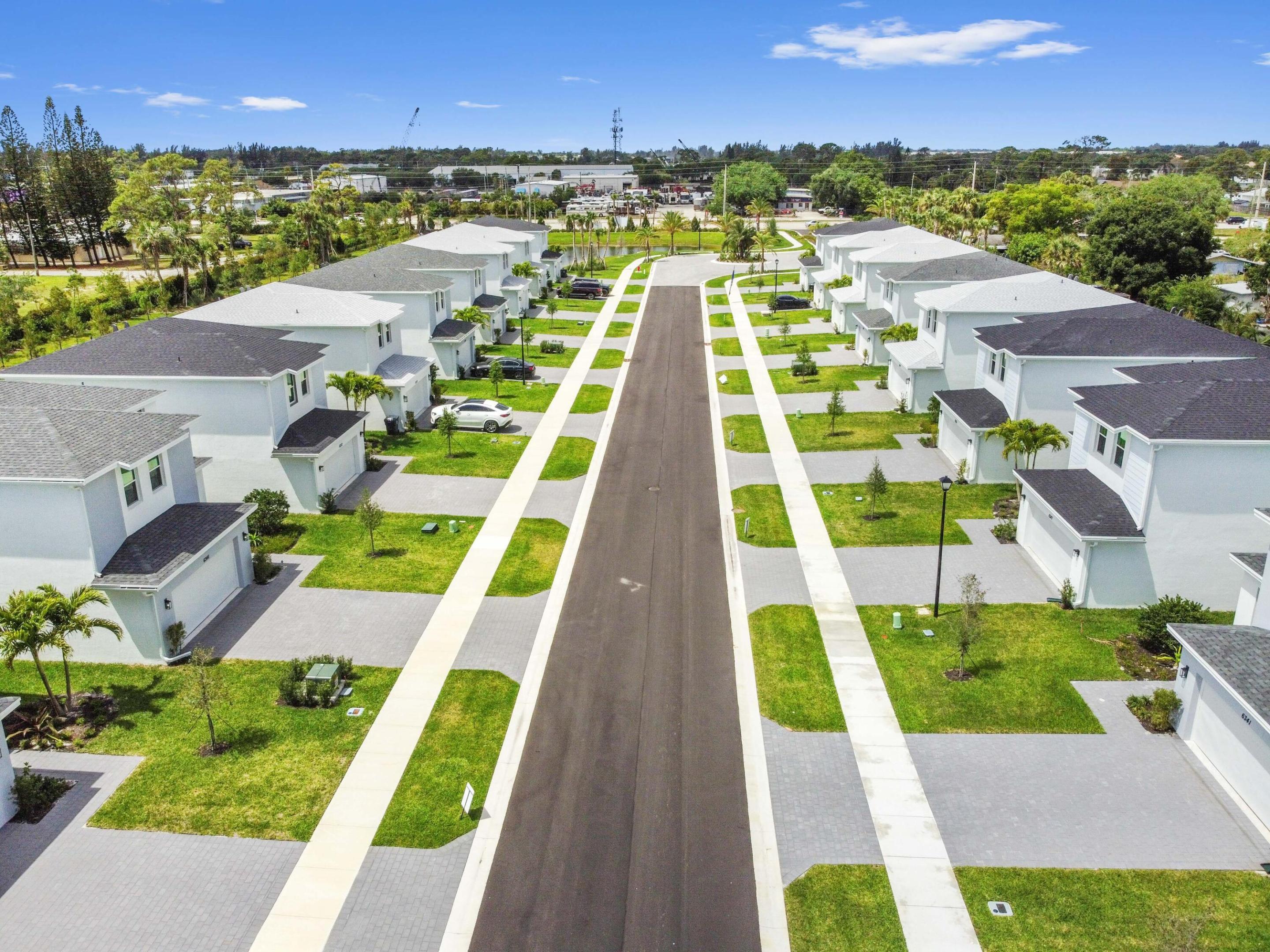 SYMPHONY PLACE - Residential