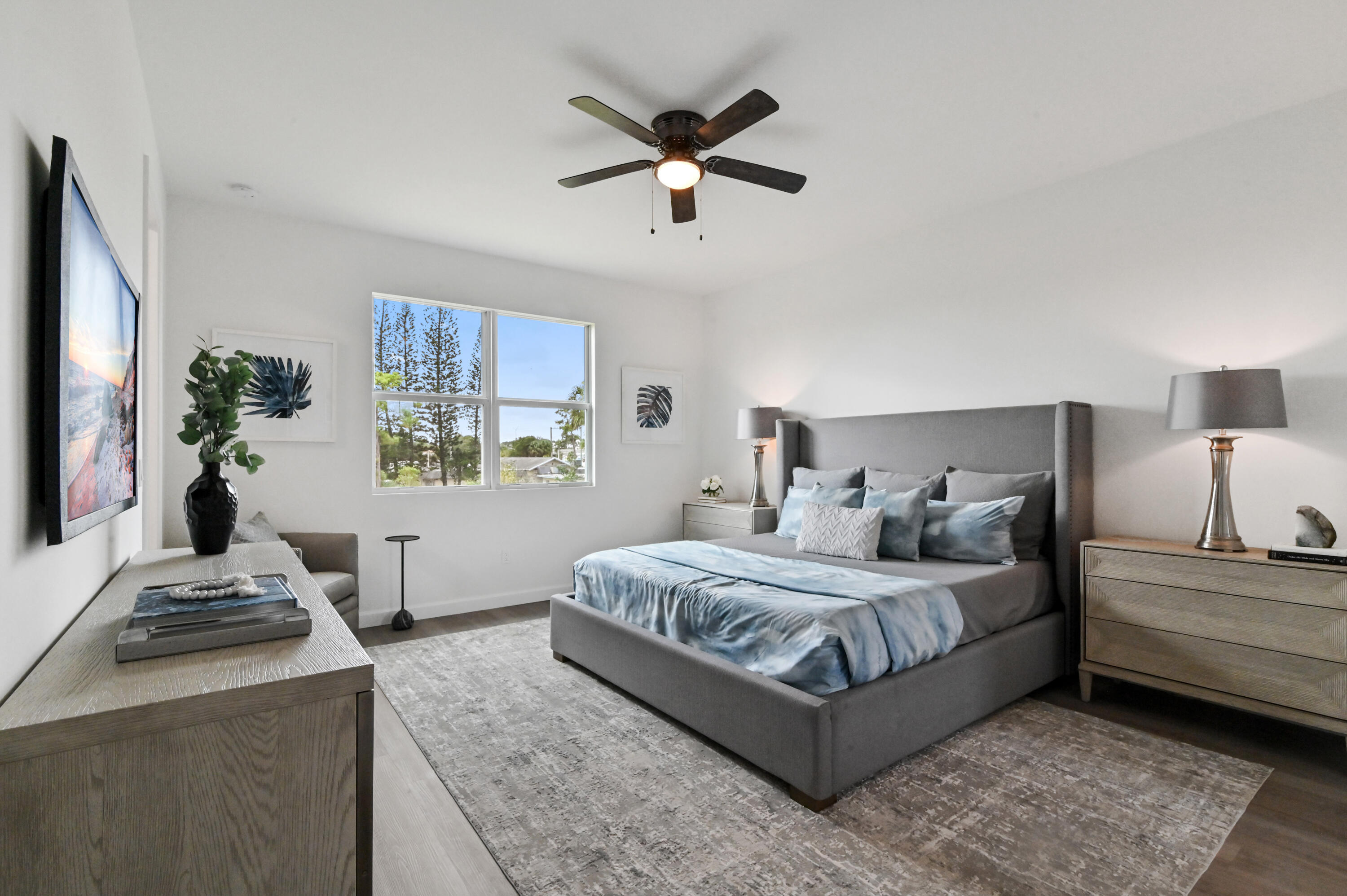 SYMPHONY PLACE - Residential