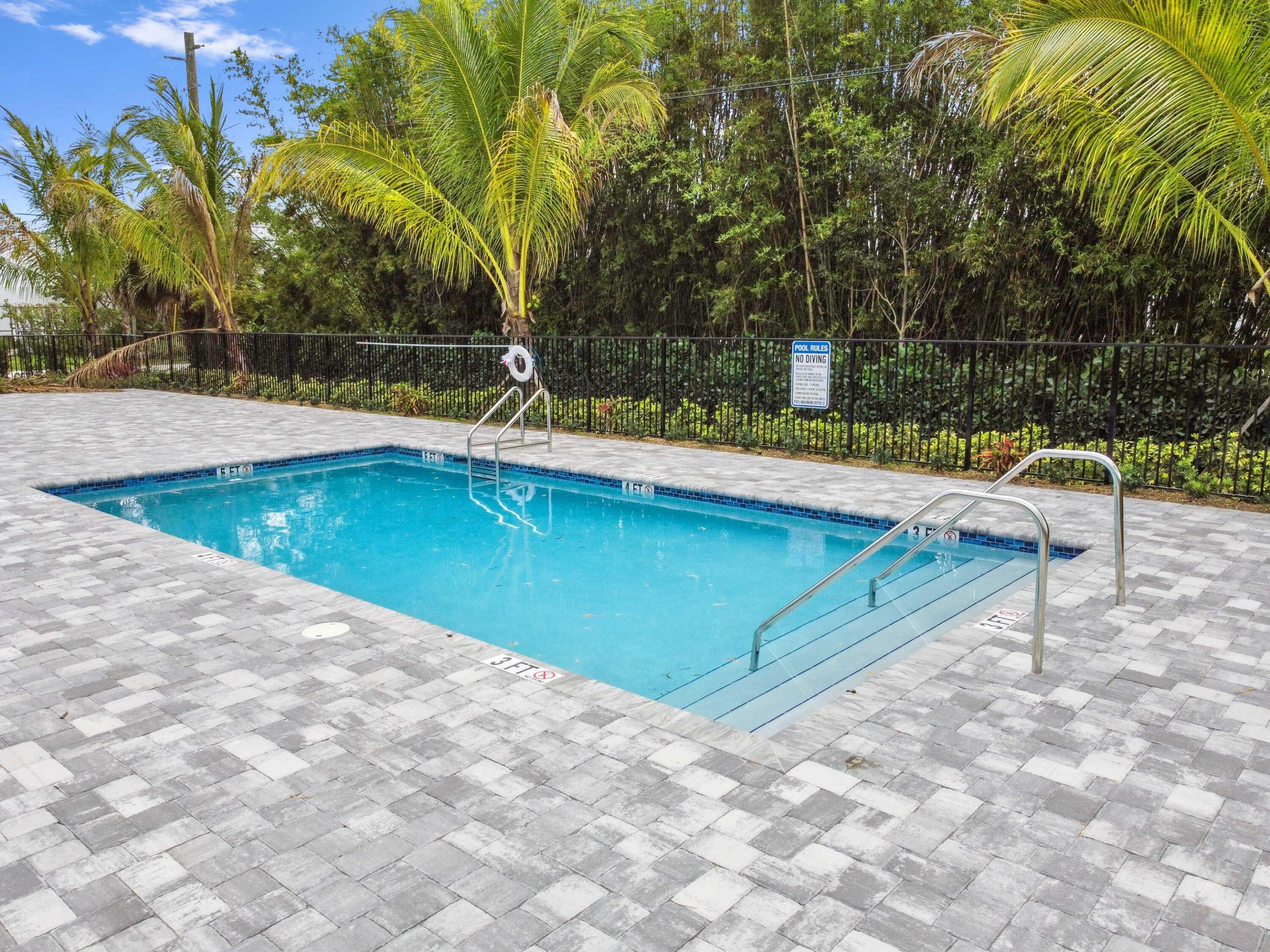 SYMPHONY PLACE - Residential