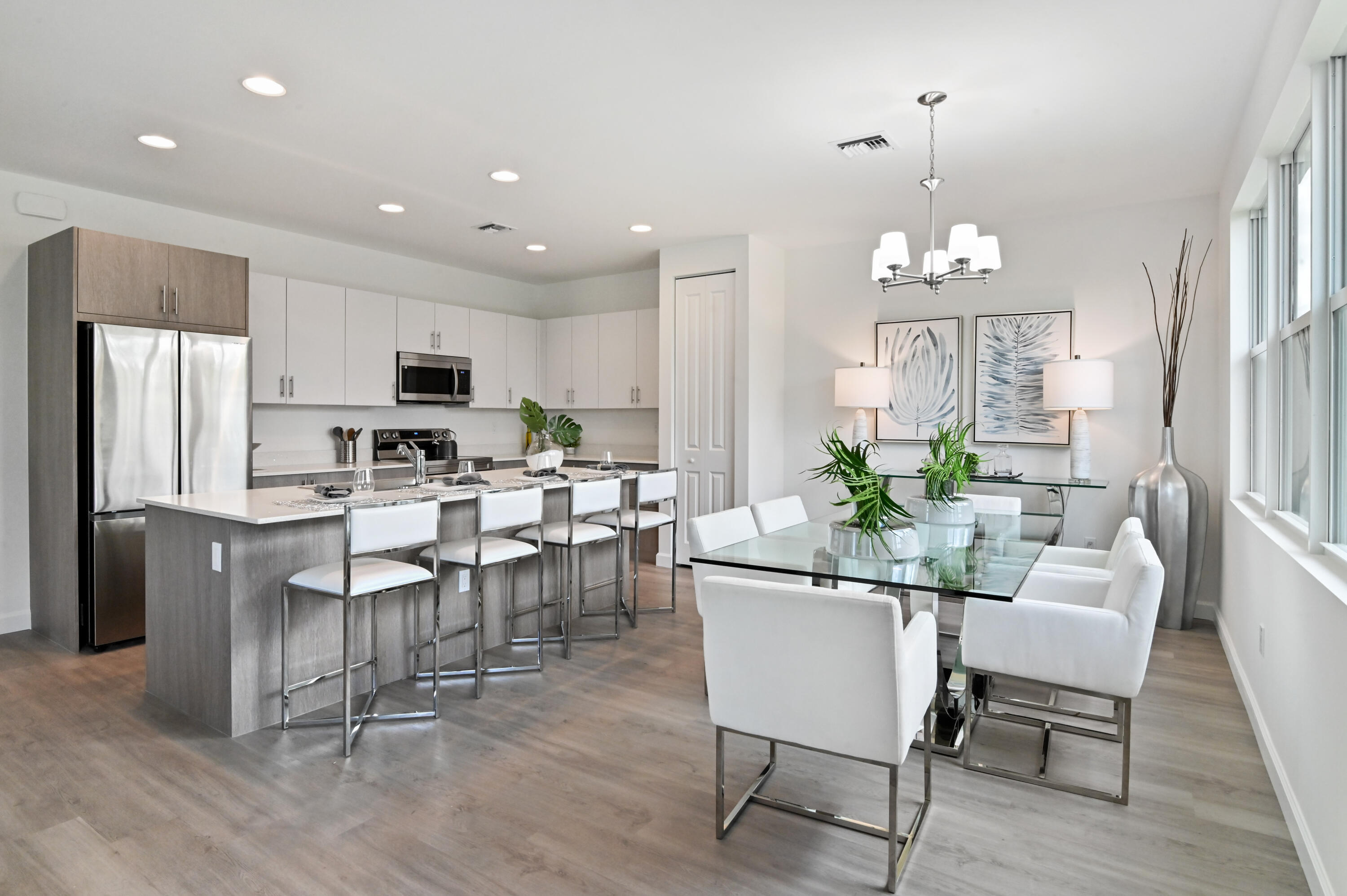 SYMPHONY PLACE - Residential