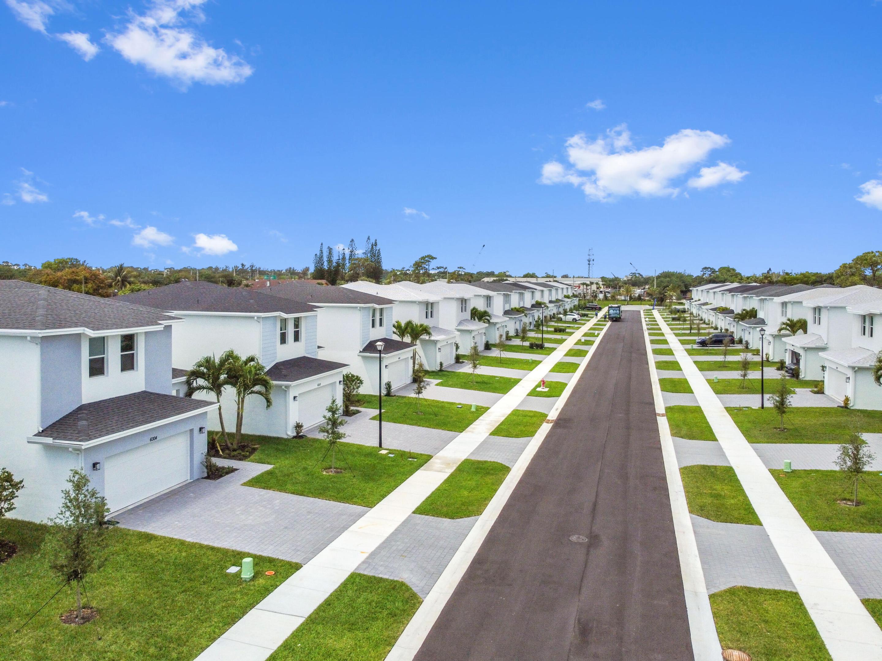 SYMPHONY PLACE - Residential