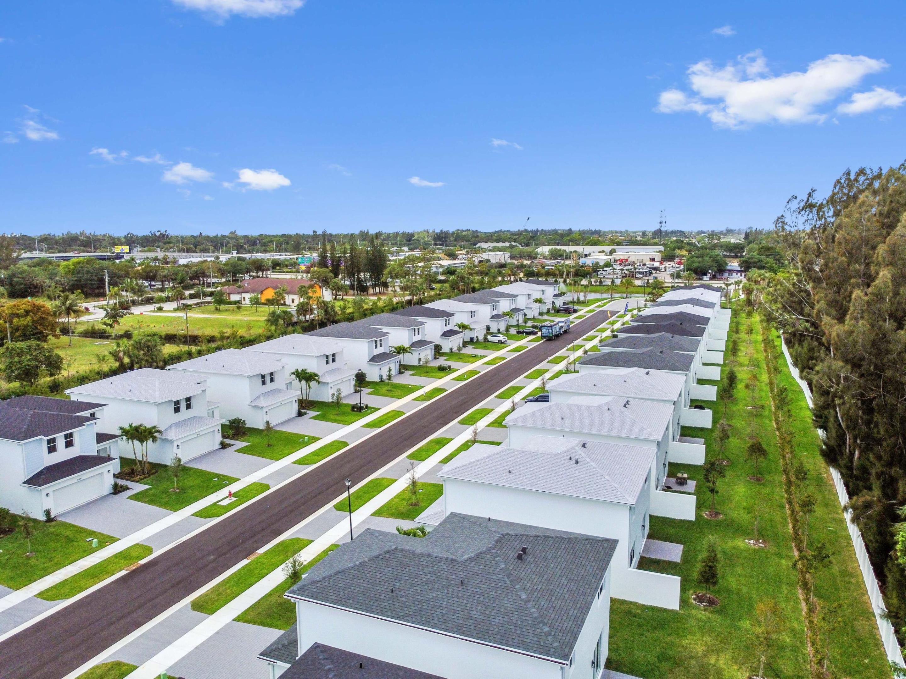 SYMPHONY PLACE - Residential