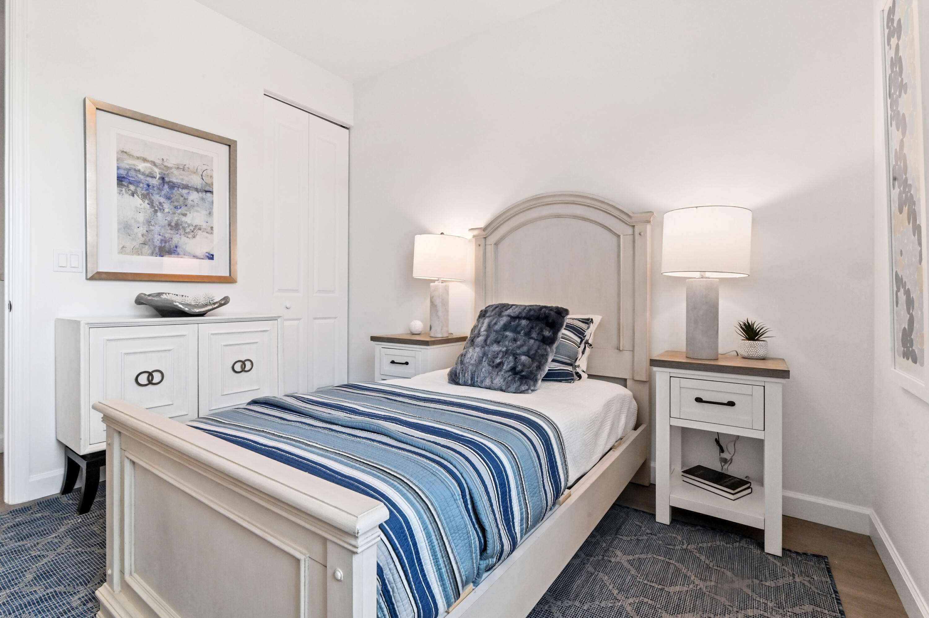 SYMPHONY PLACE - Residential