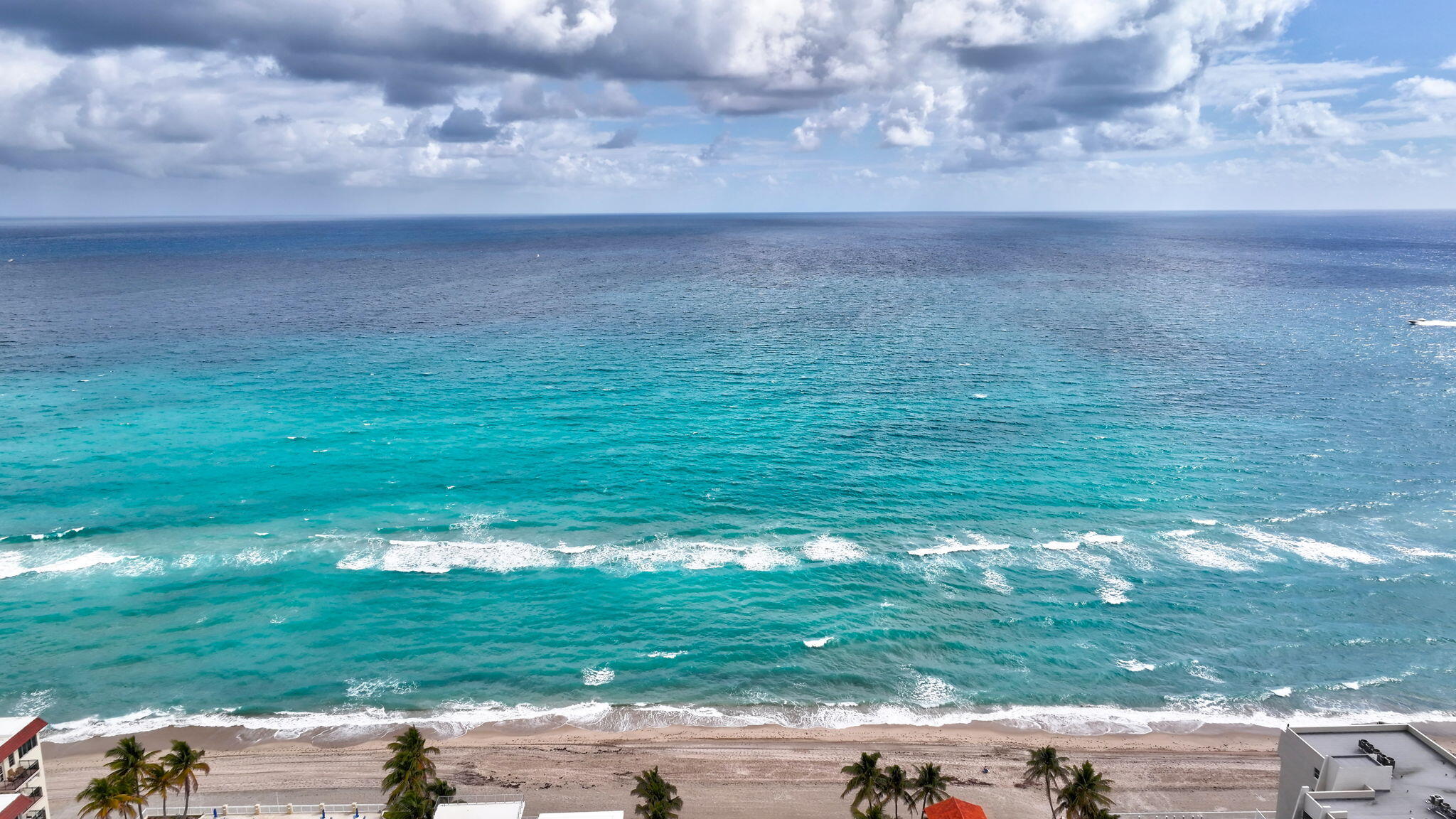 HIDDEN HARBOUR OF THE PALM BEACHES CONDOMINIUMS - Residential