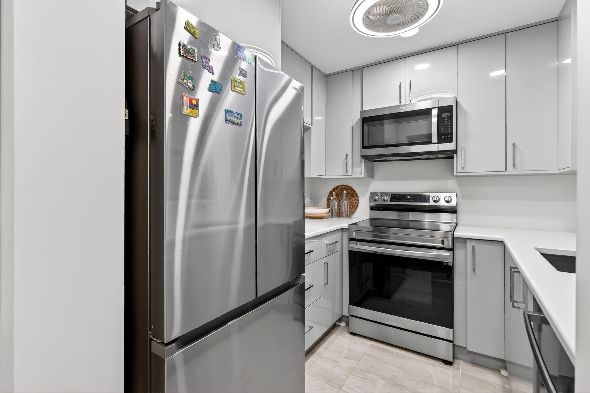 HIDDEN HARBOUR OF THE PALM BEACHES CONDOMINIUMS - Residential