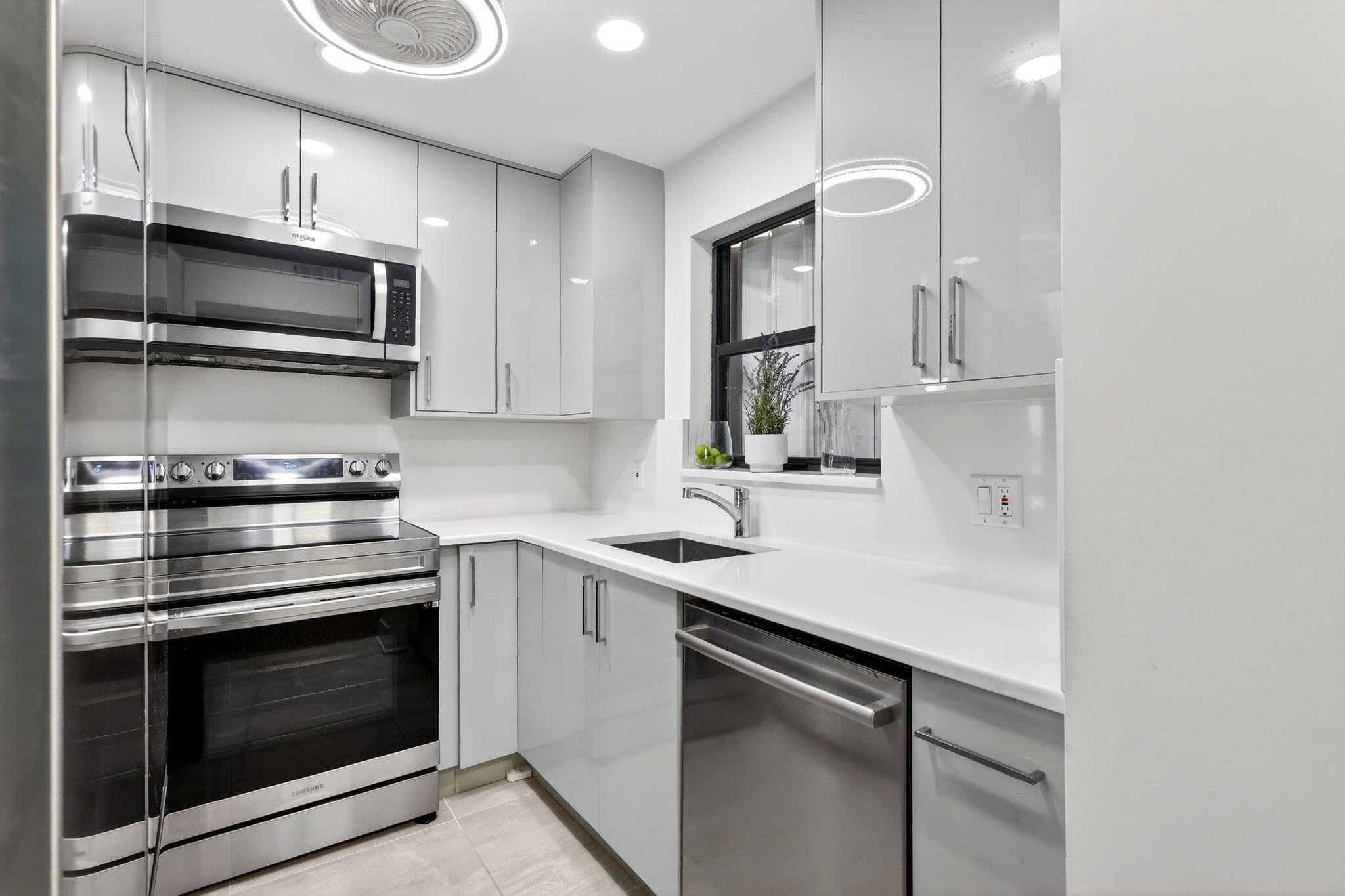 HIDDEN HARBOUR OF THE PALM BEACHES CONDOMINIUMS - Residential