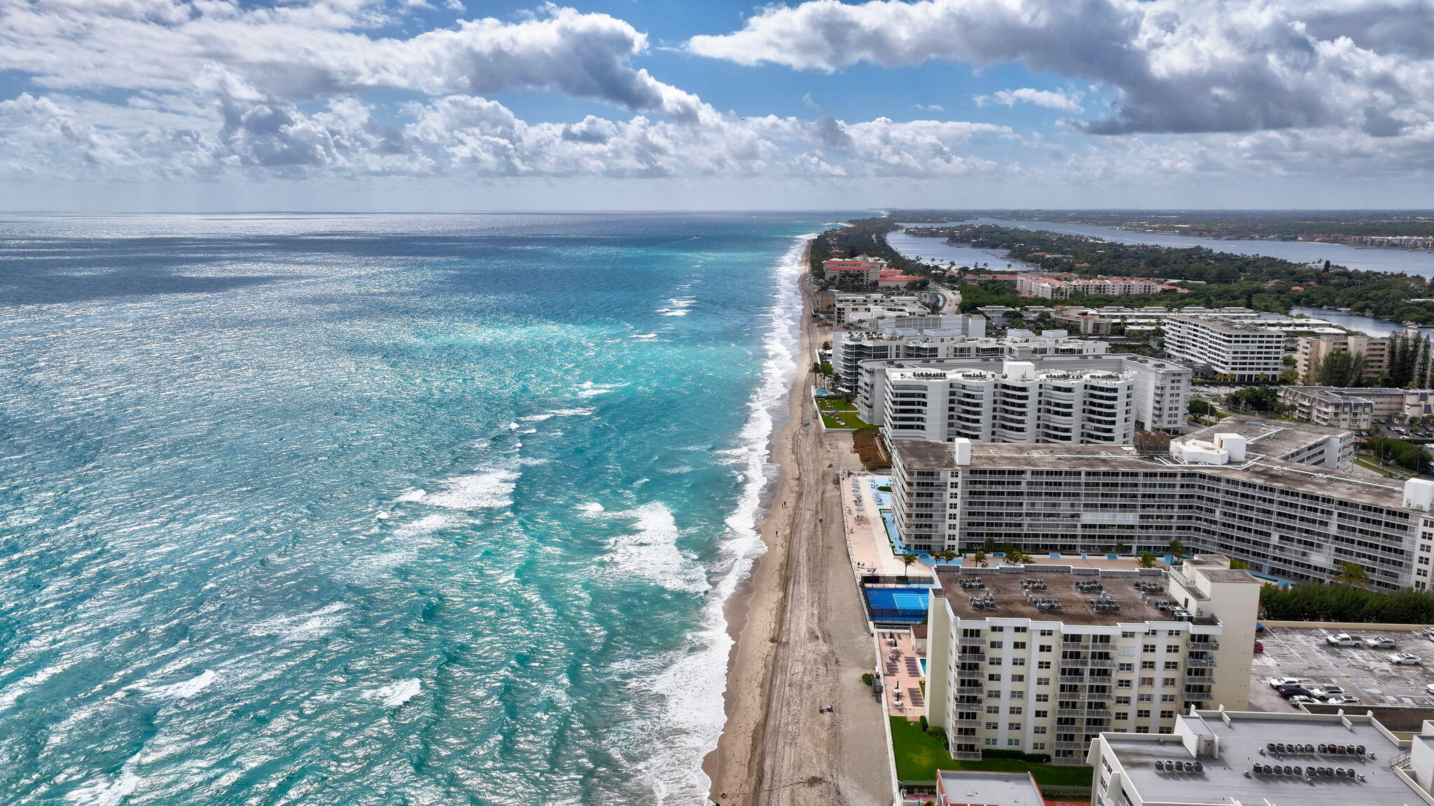 HIDDEN HARBOUR OF THE PALM BEACHES CONDOMINIUMS - Residential
