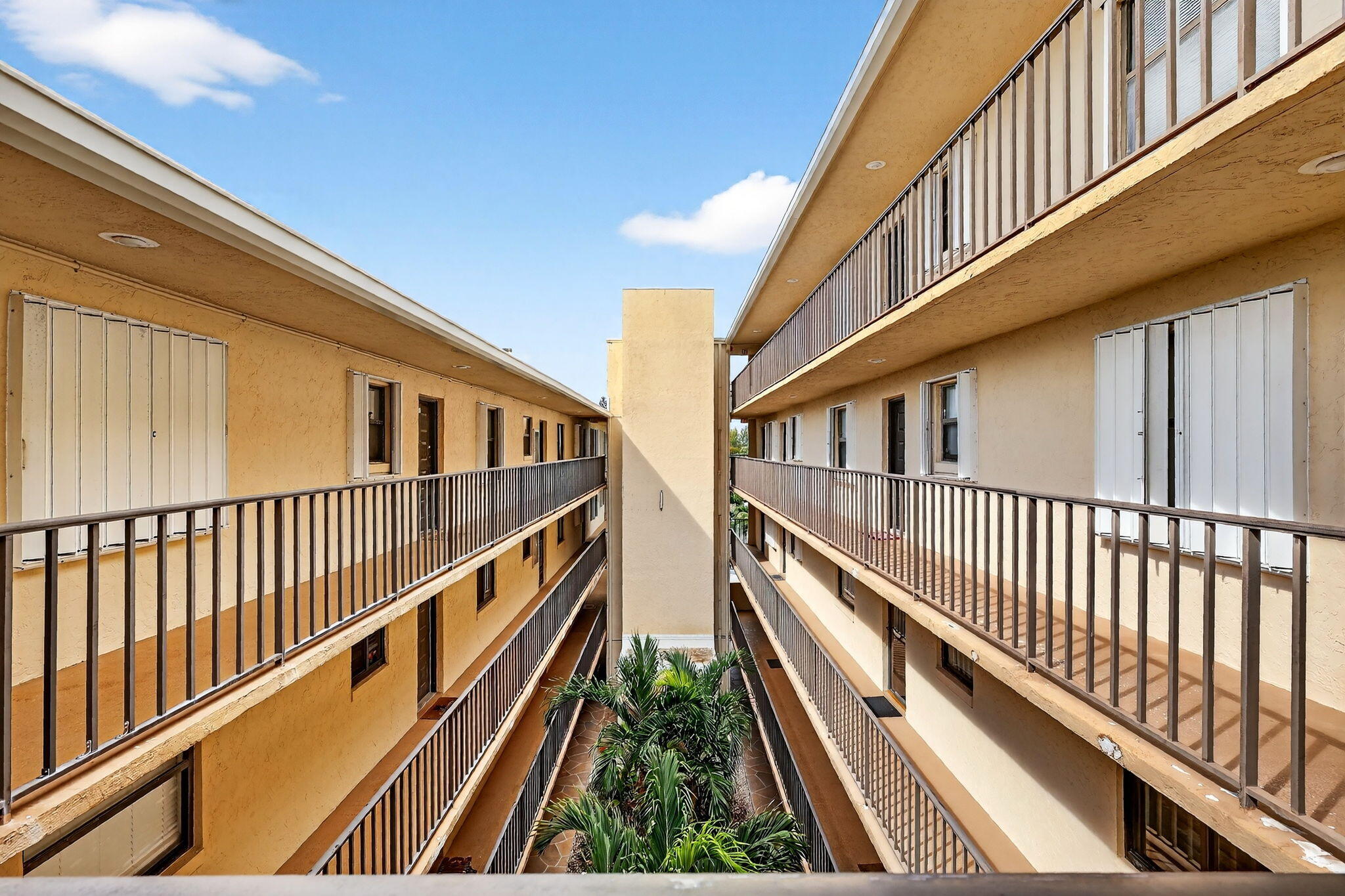 HIDDEN HARBOUR OF THE PALM BEACHES CONDOMINIUMS - Residential