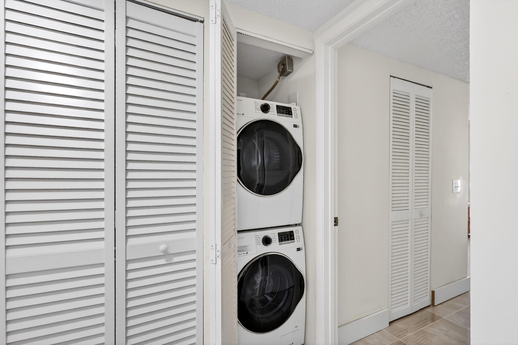 HIDDEN HARBOUR OF THE PALM BEACHES CONDOMINIUMS - Residential