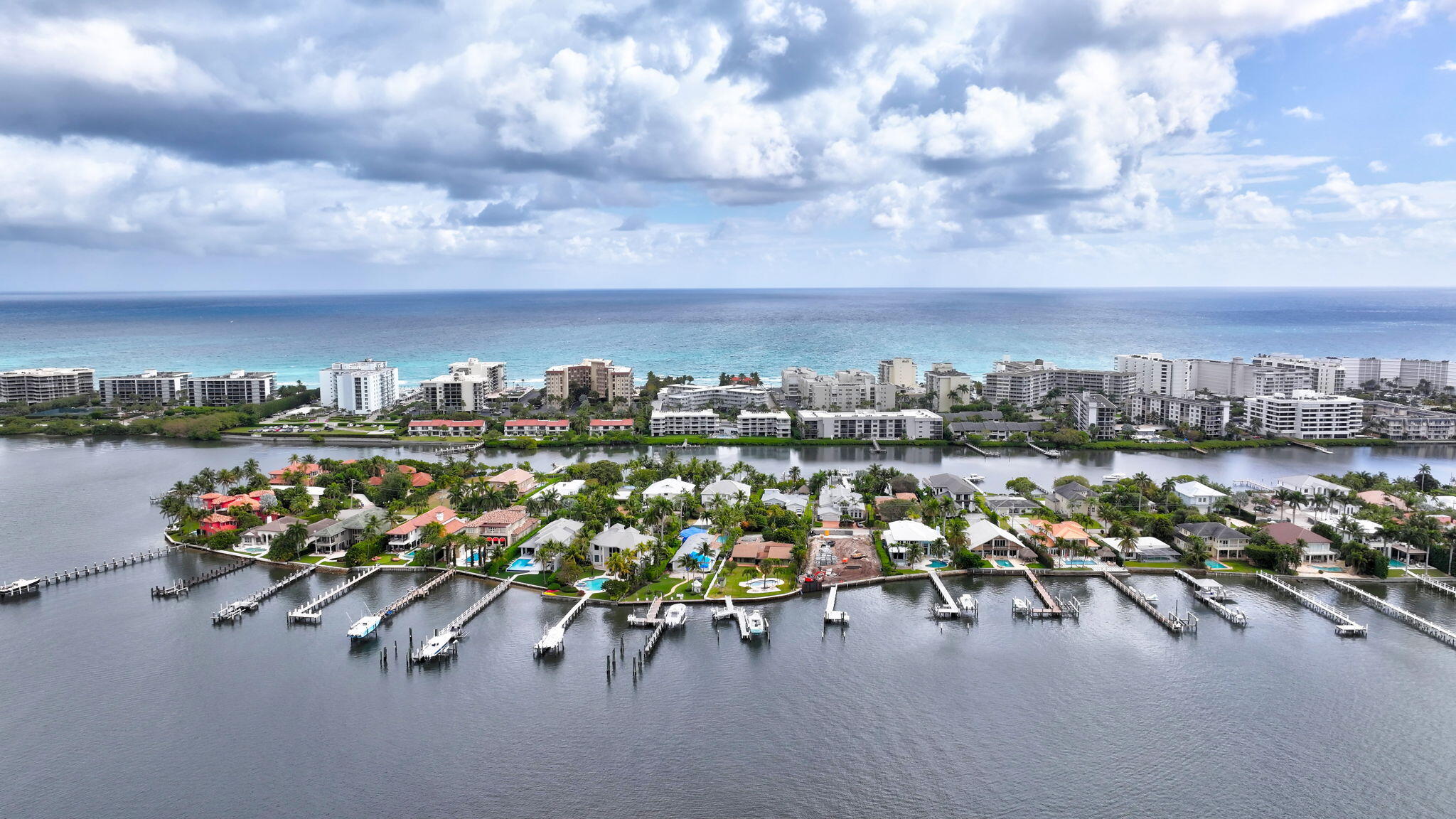 HIDDEN HARBOUR OF THE PALM BEACHES CONDOMINIUMS - Residential