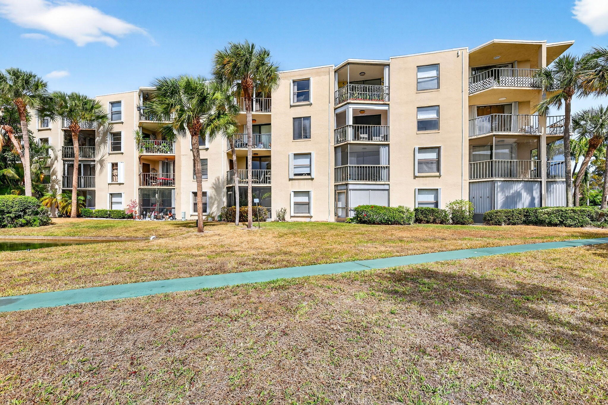 HIDDEN HARBOUR OF THE PALM BEACHES CONDOMINIUMS - Residential