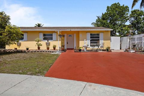 Single Family Residence in Margate FL 181 75th Ave Ave 10.jpg