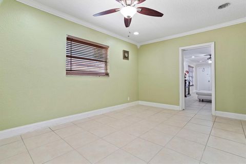 Single Family Residence in Margate FL 181 75th Ave Ave 12.jpg