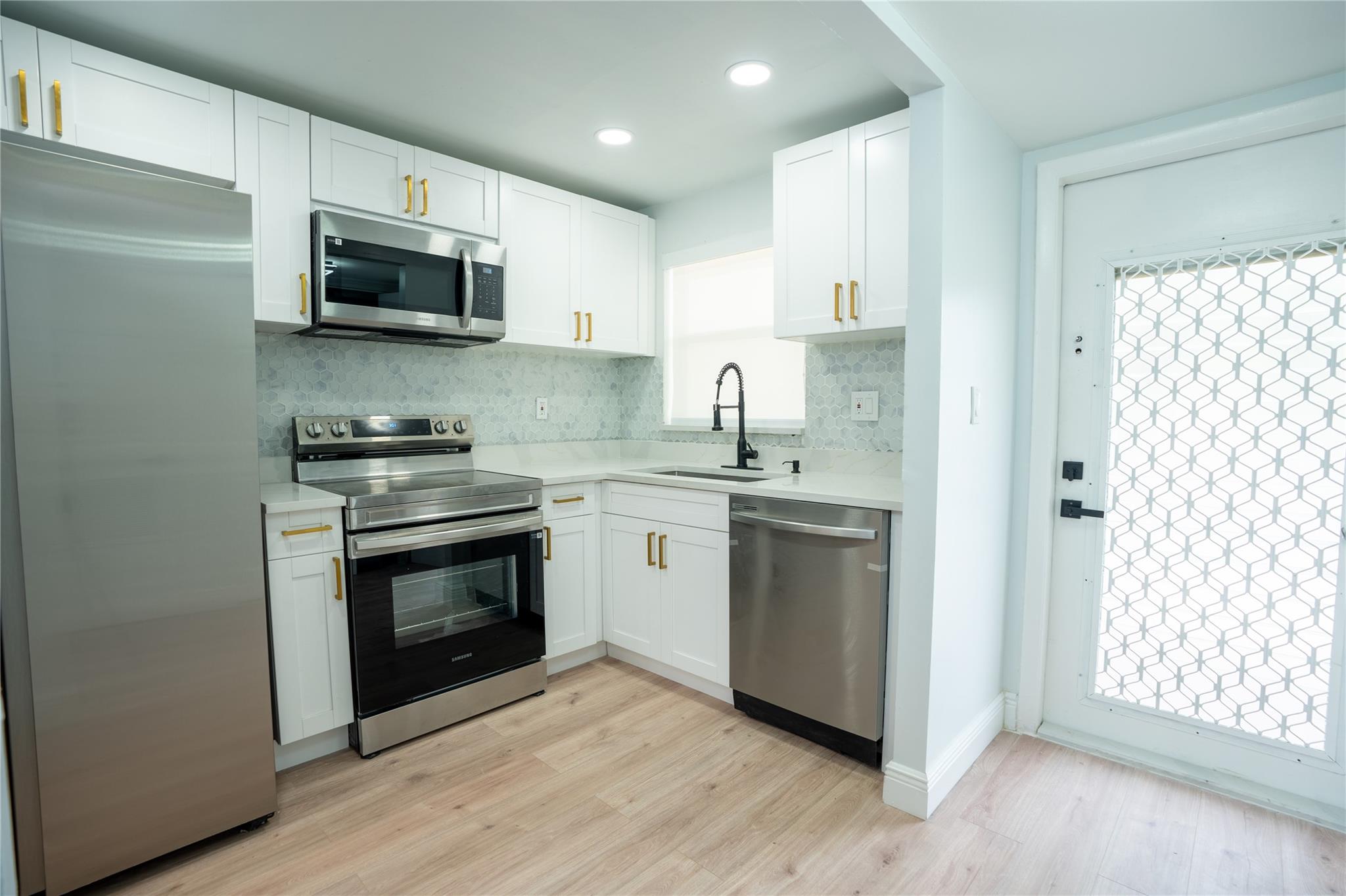 Pine island rd - Residential