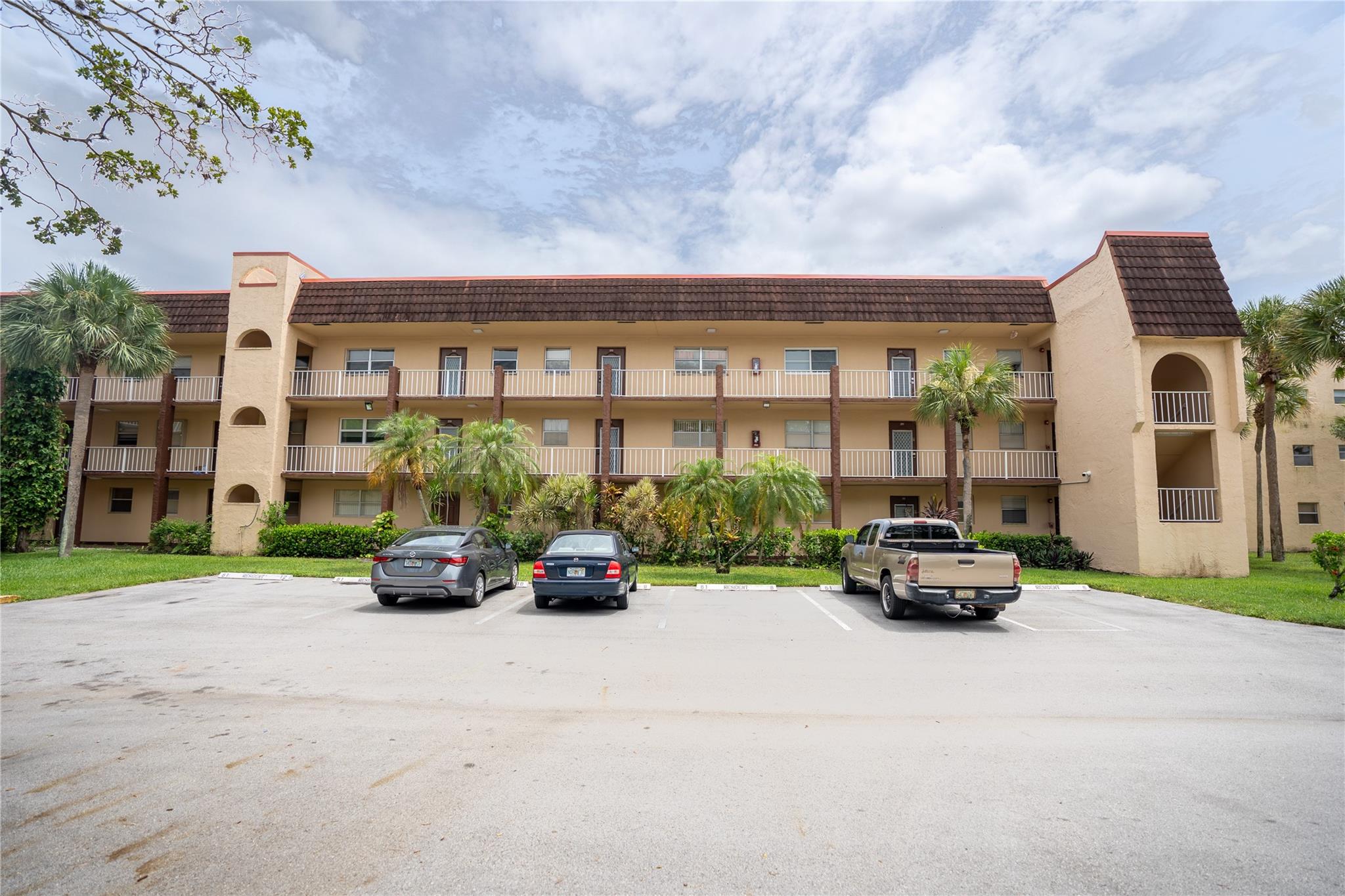 Pine island rd - Residential