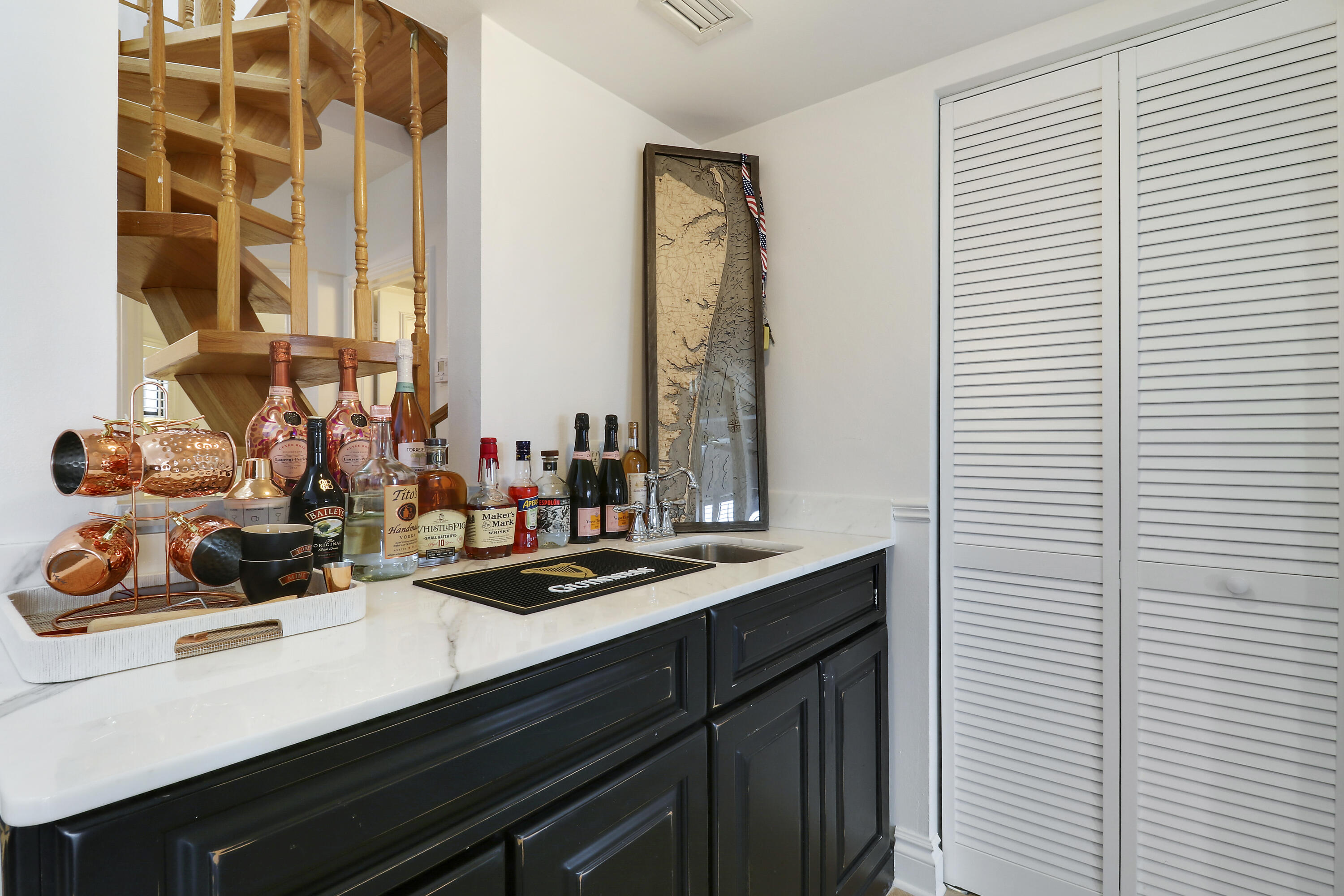 BAY COLONY - Residential