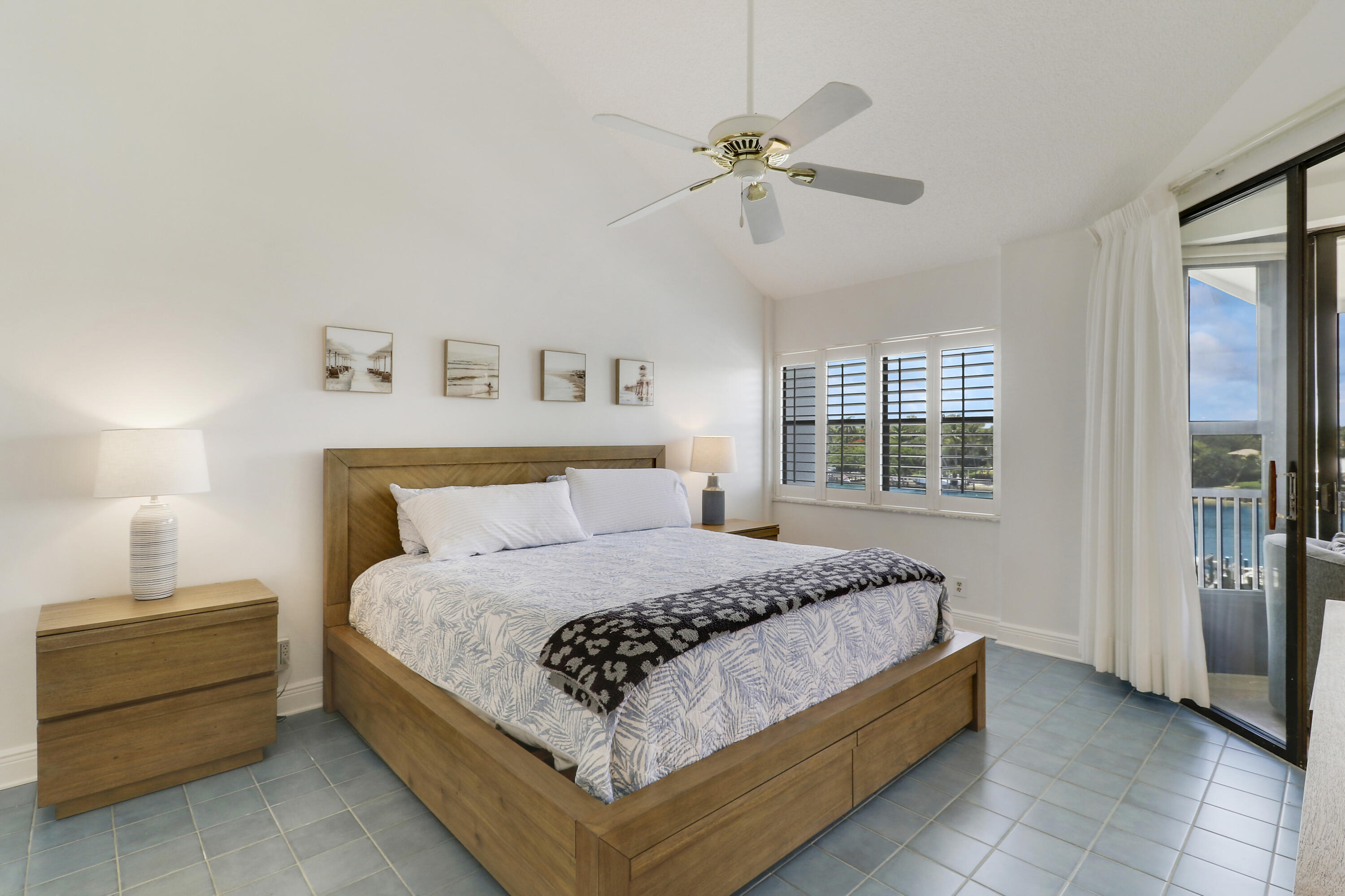 BAY COLONY - Residential