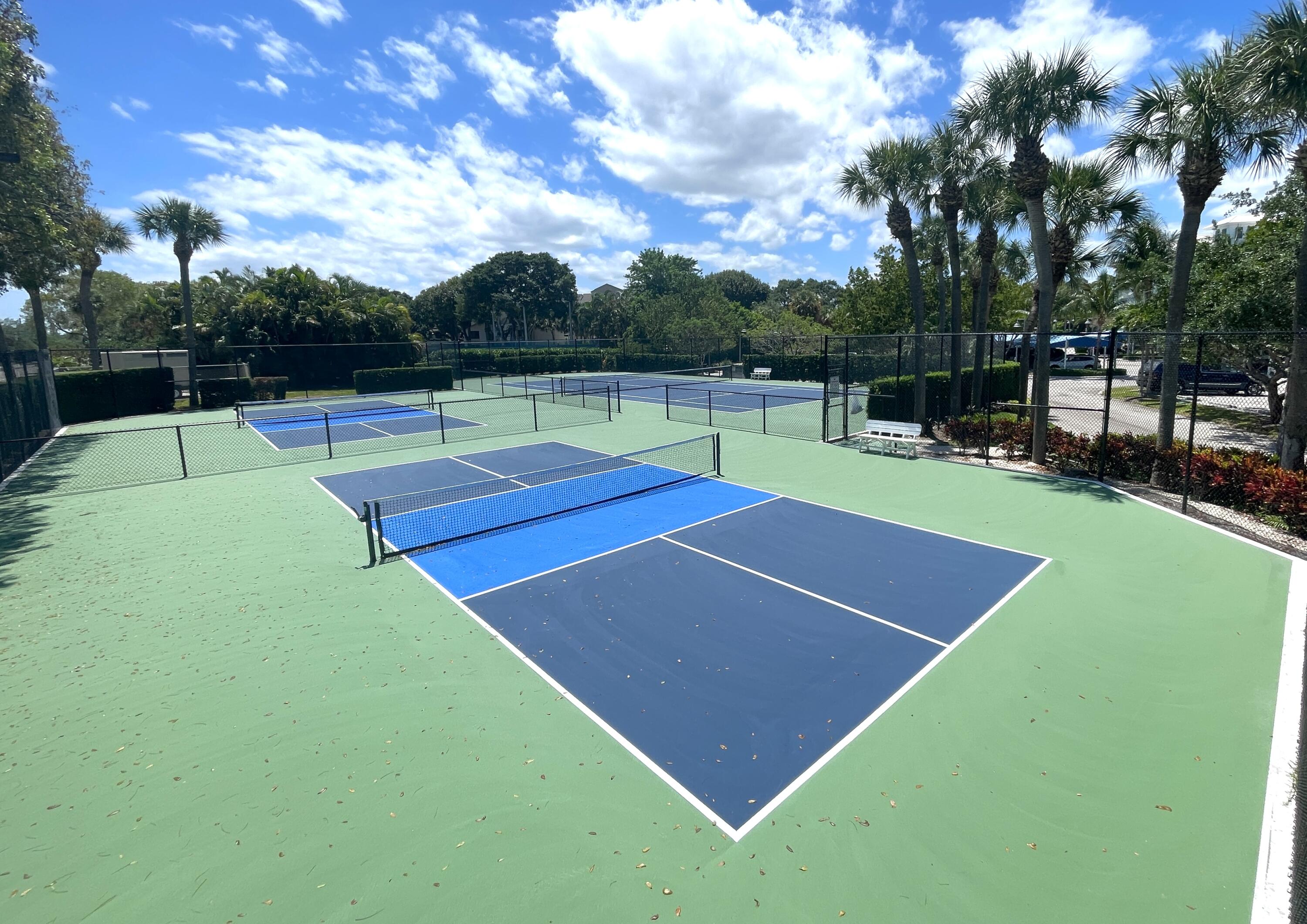 BAY COLONY - Residential