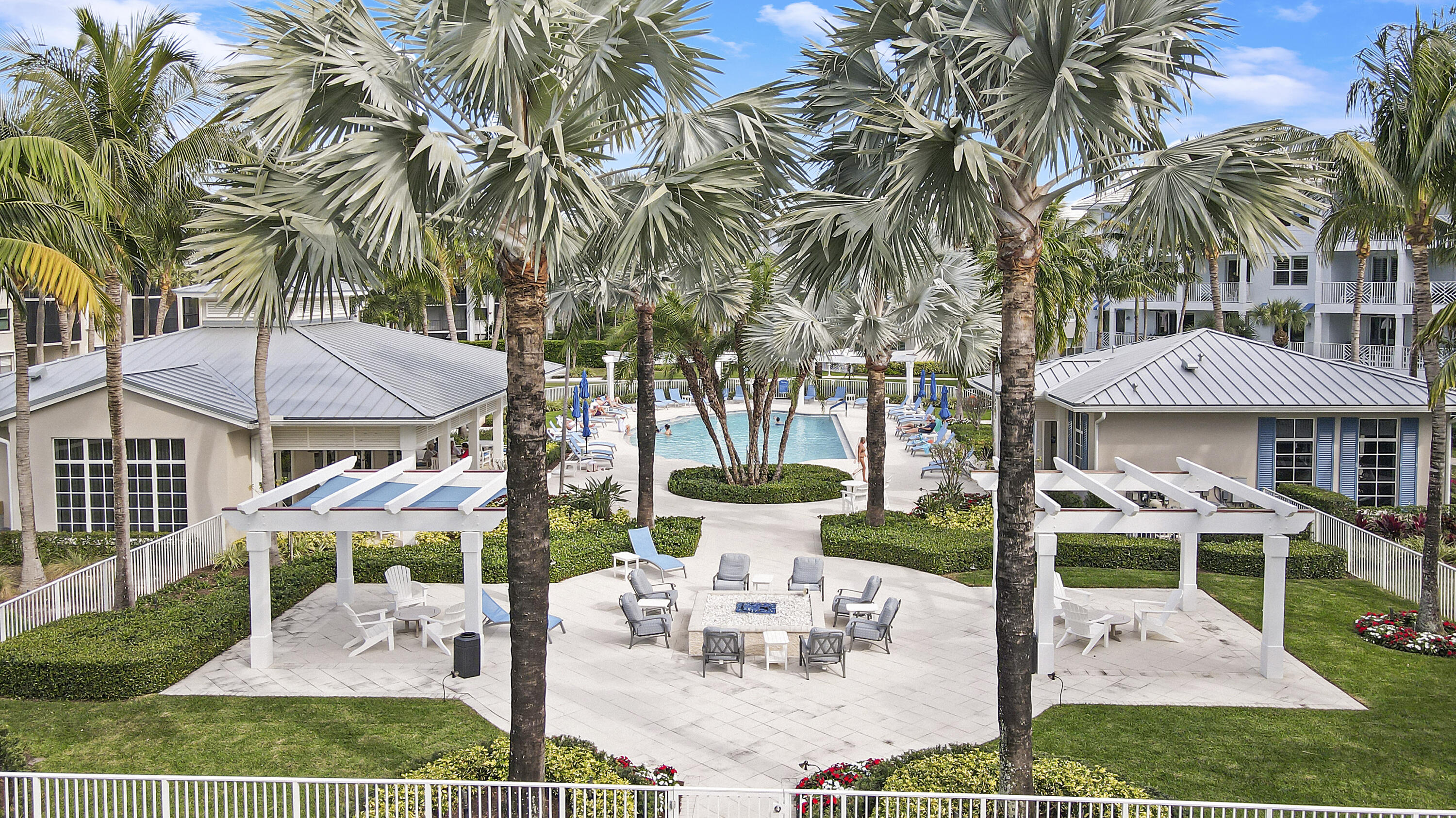 BAY COLONY - Residential