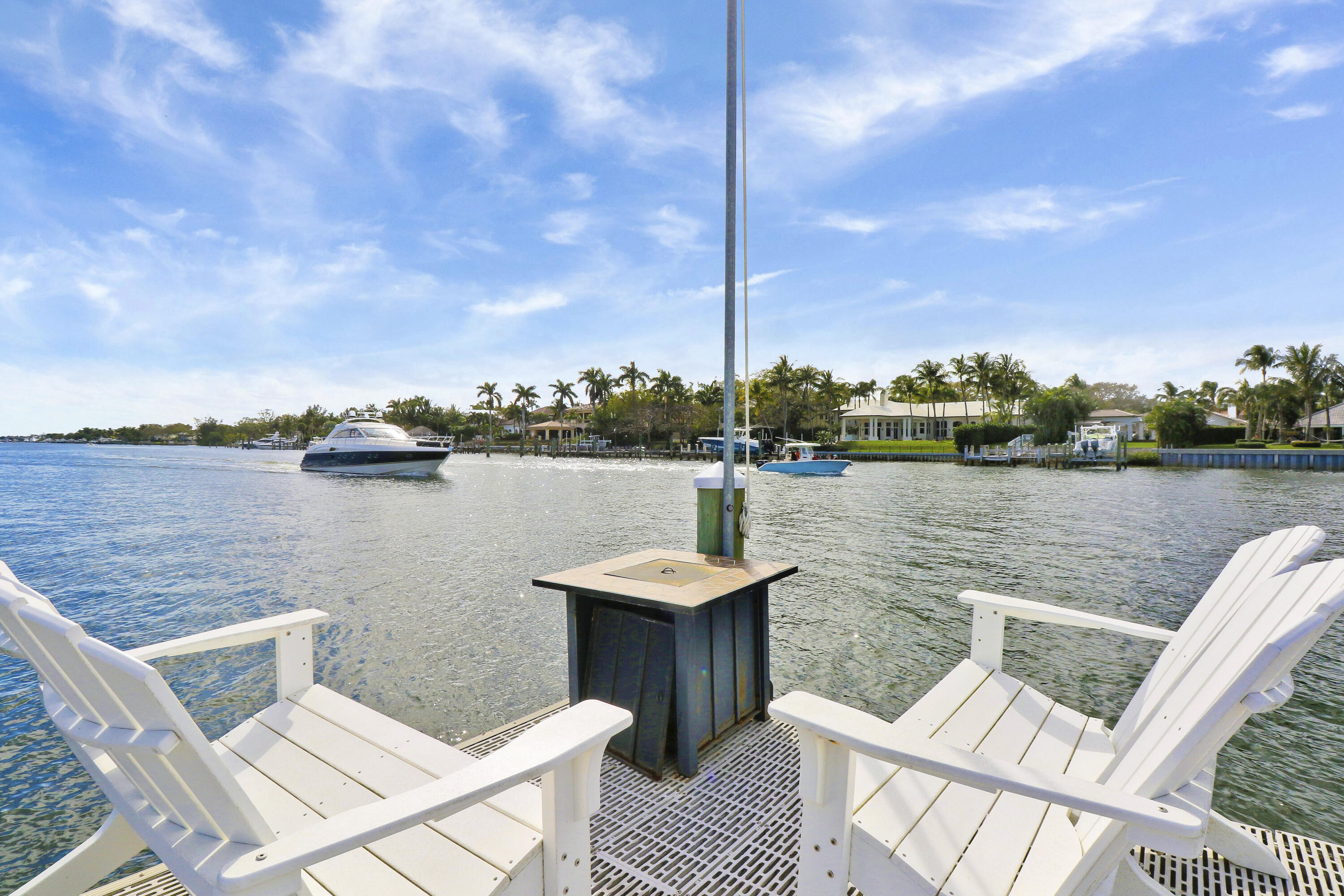 BAY COLONY - Residential