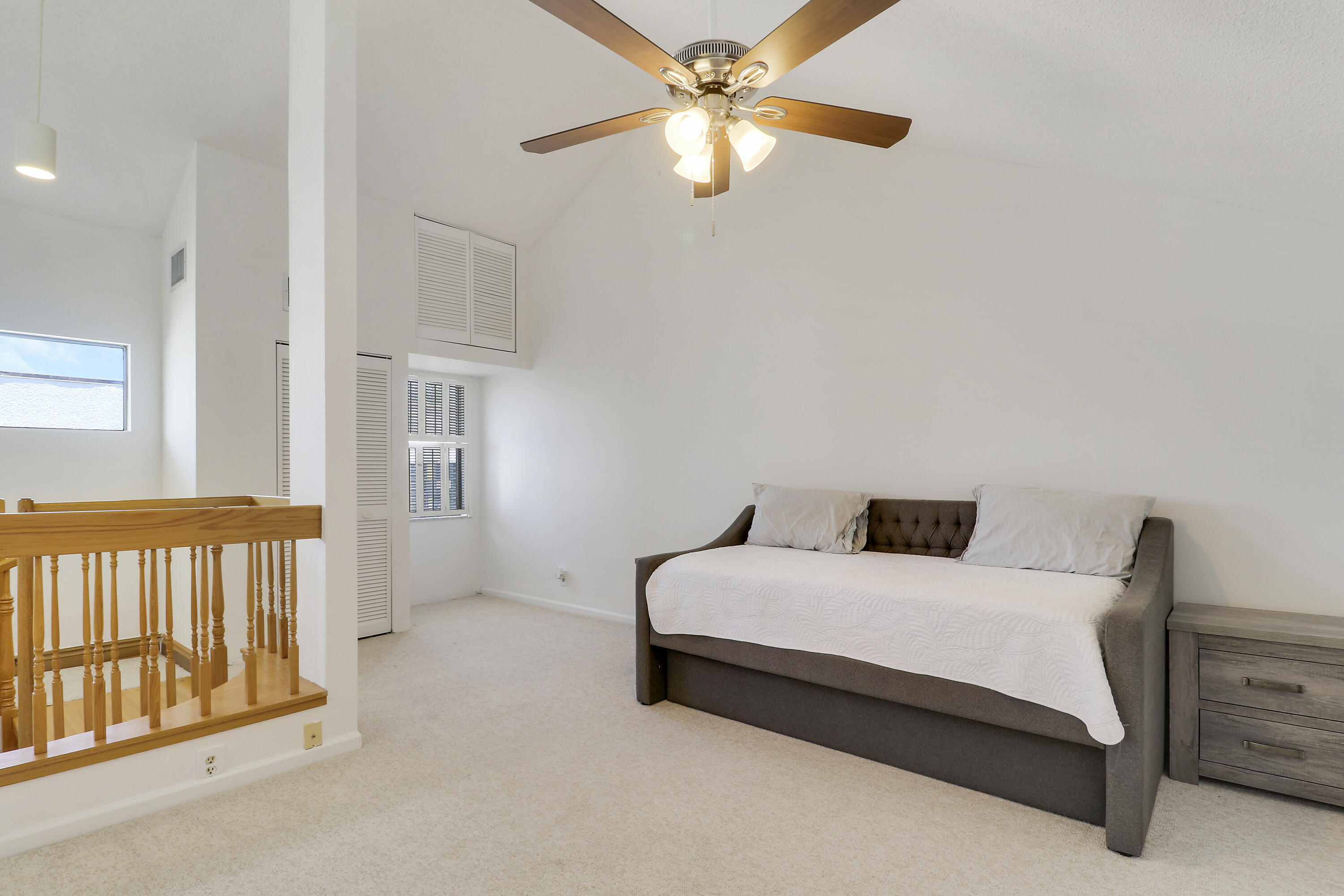 BAY COLONY - Residential