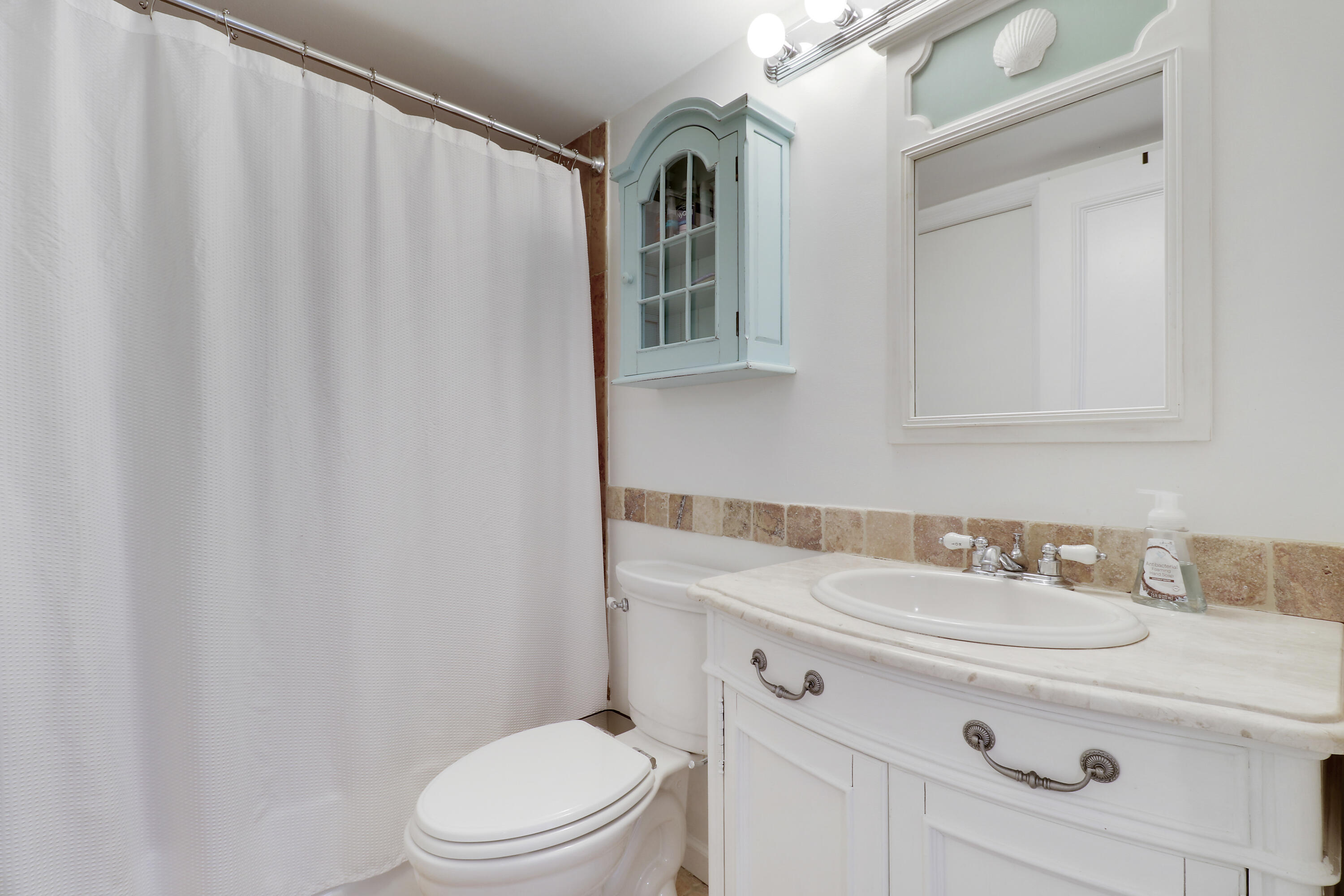 BAY COLONY - Residential