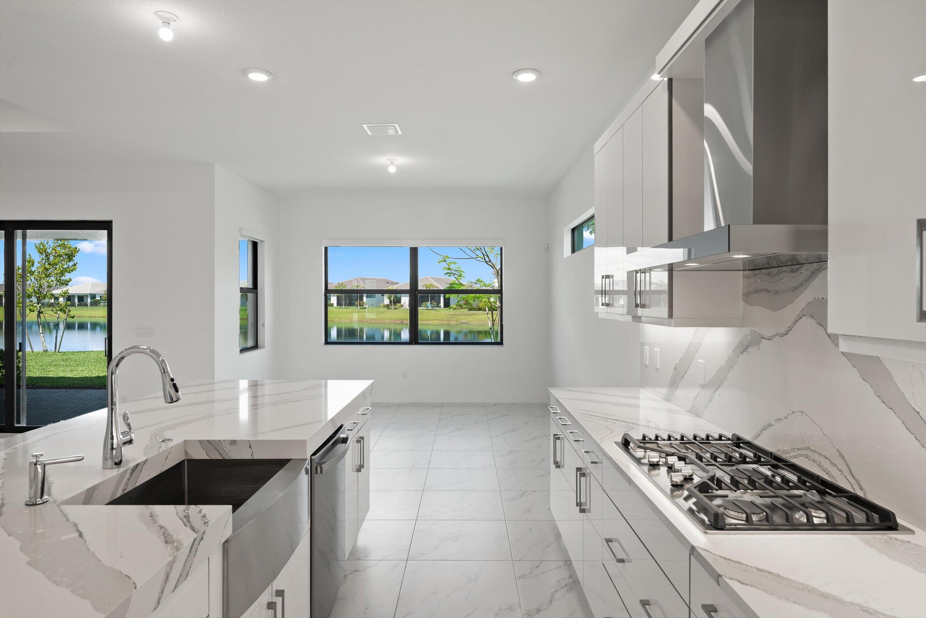 CRESSWIND PALM BEACH - Residential