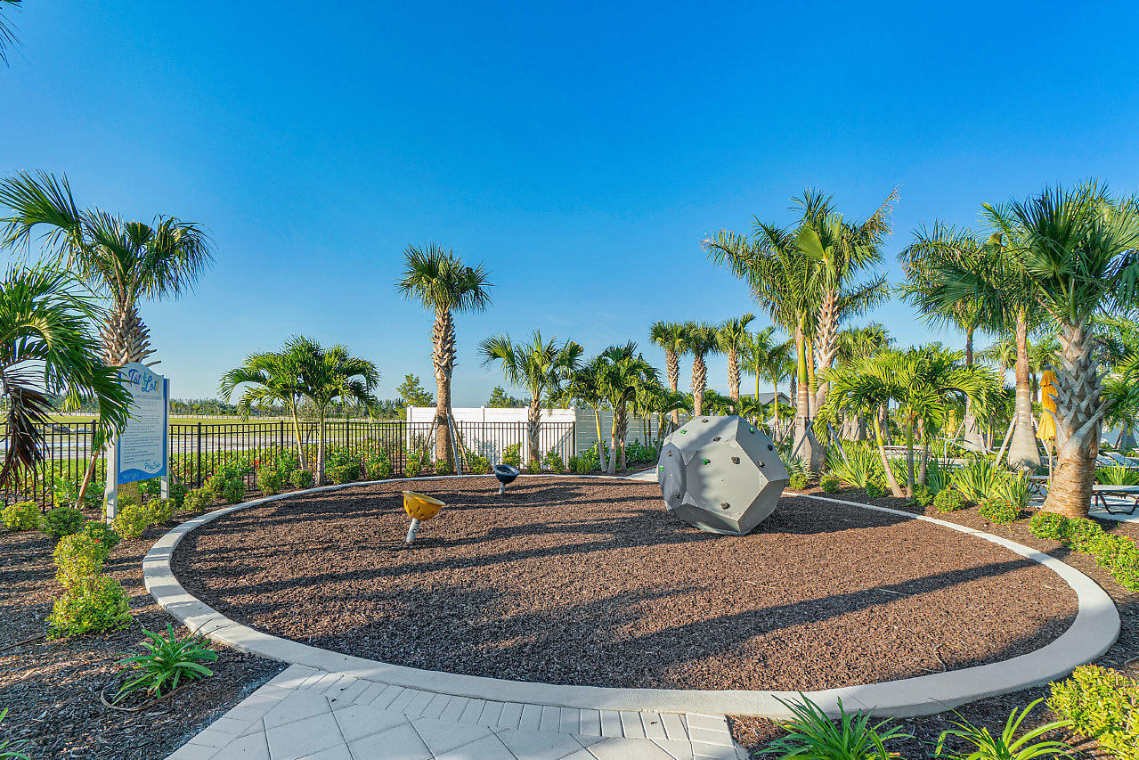 CRESSWIND PALM BEACH - Residential