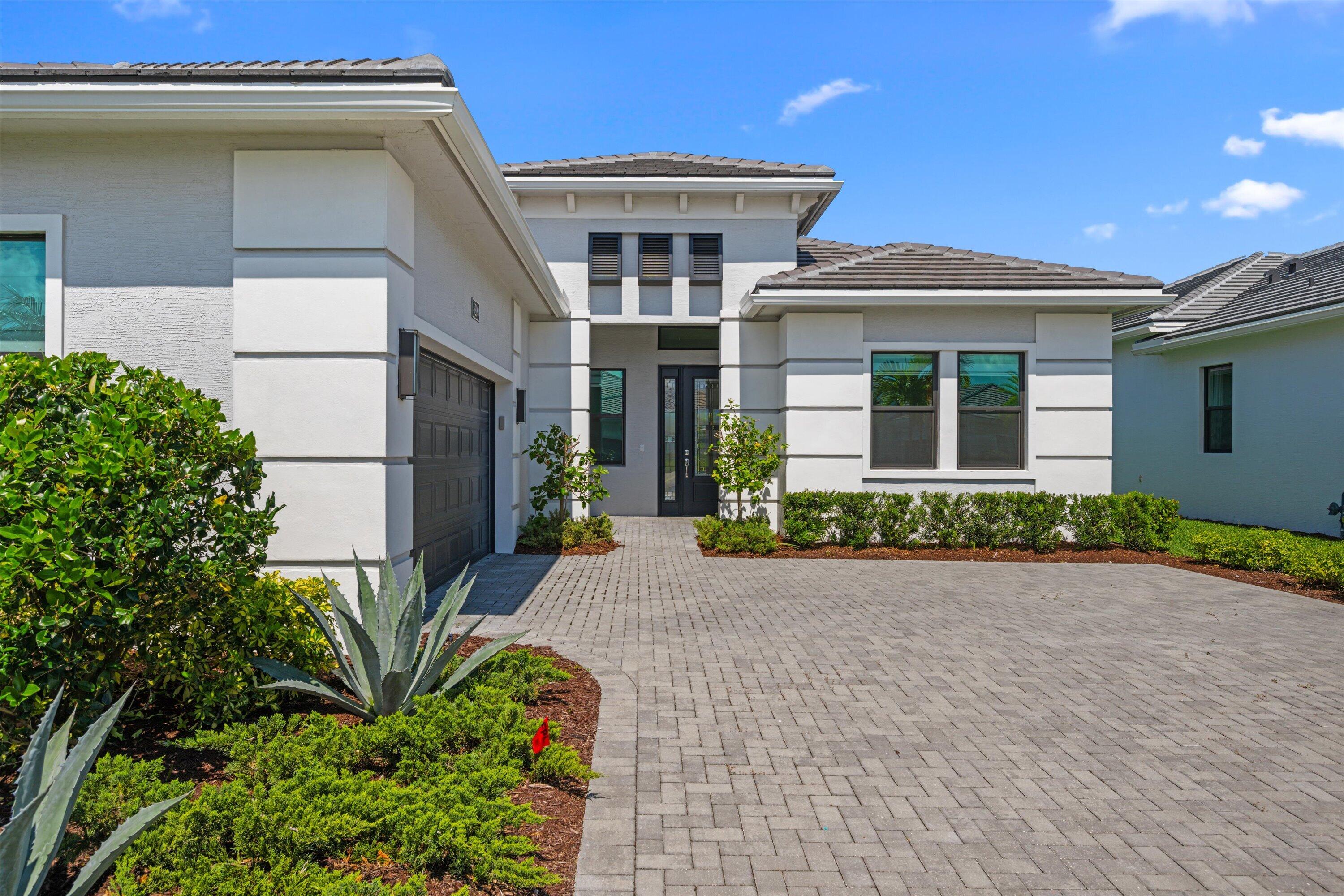 CRESSWIND PALM BEACH - Residential