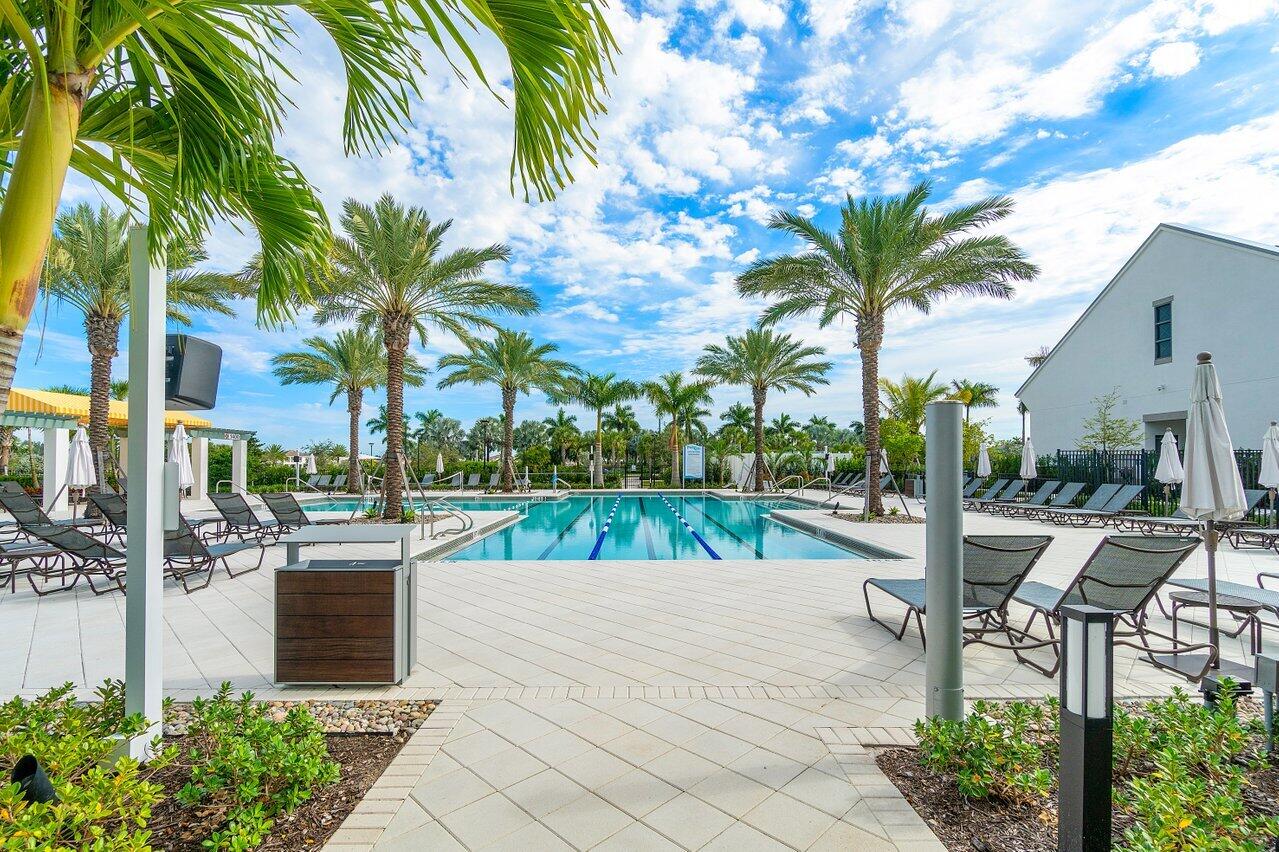 CRESSWIND PALM BEACH - Residential