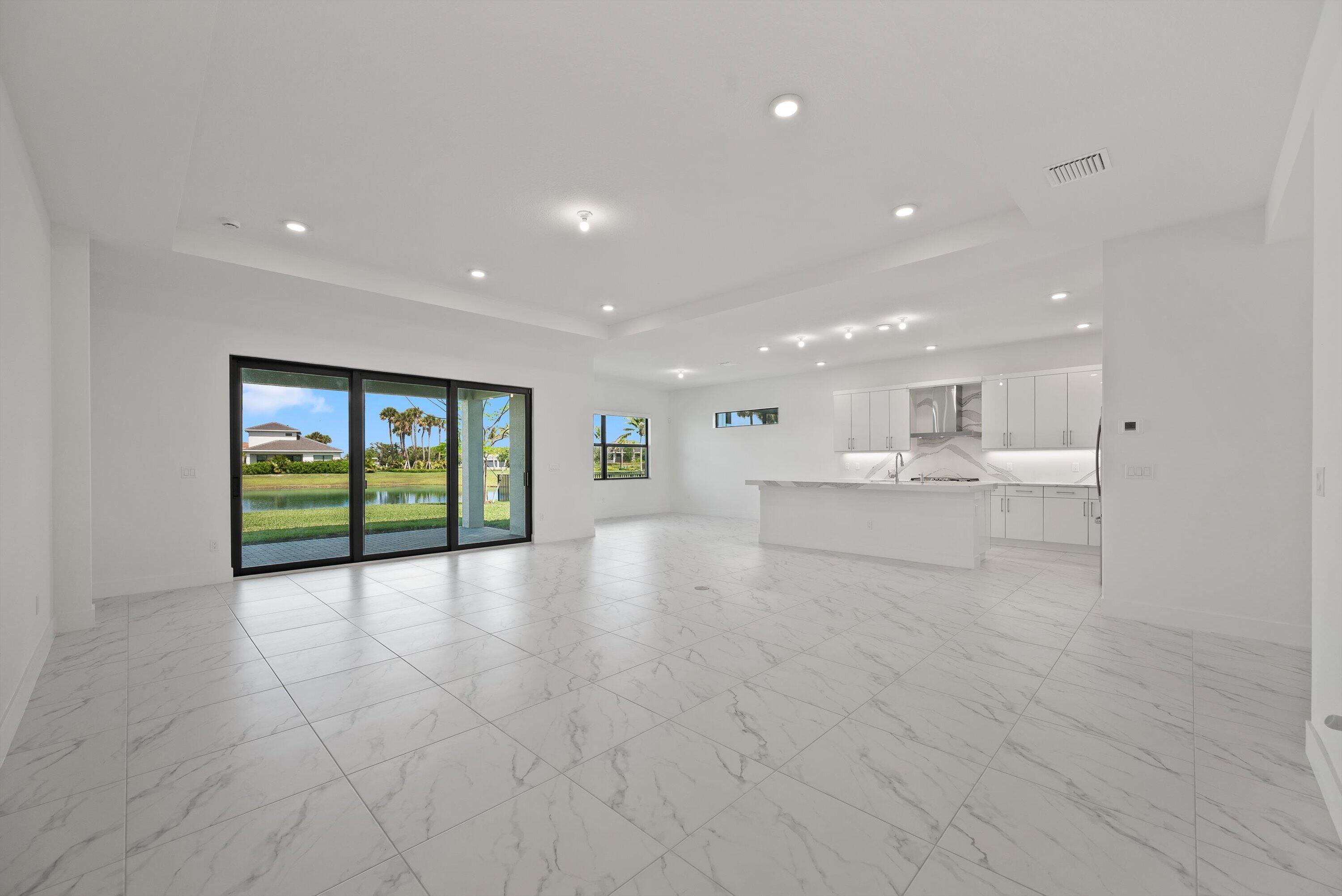 CRESSWIND PALM BEACH - Residential