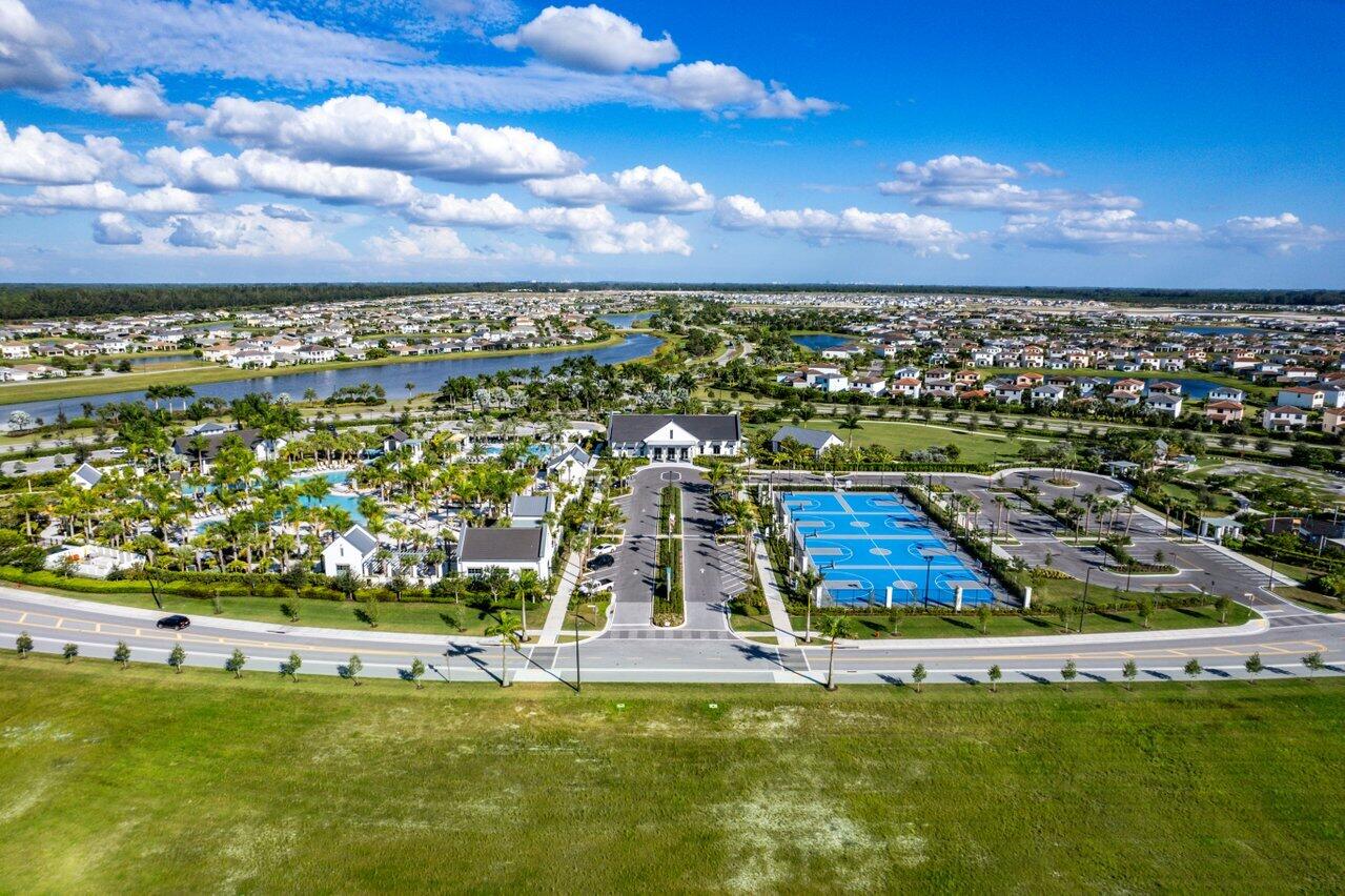 CRESSWIND PALM BEACH - Residential