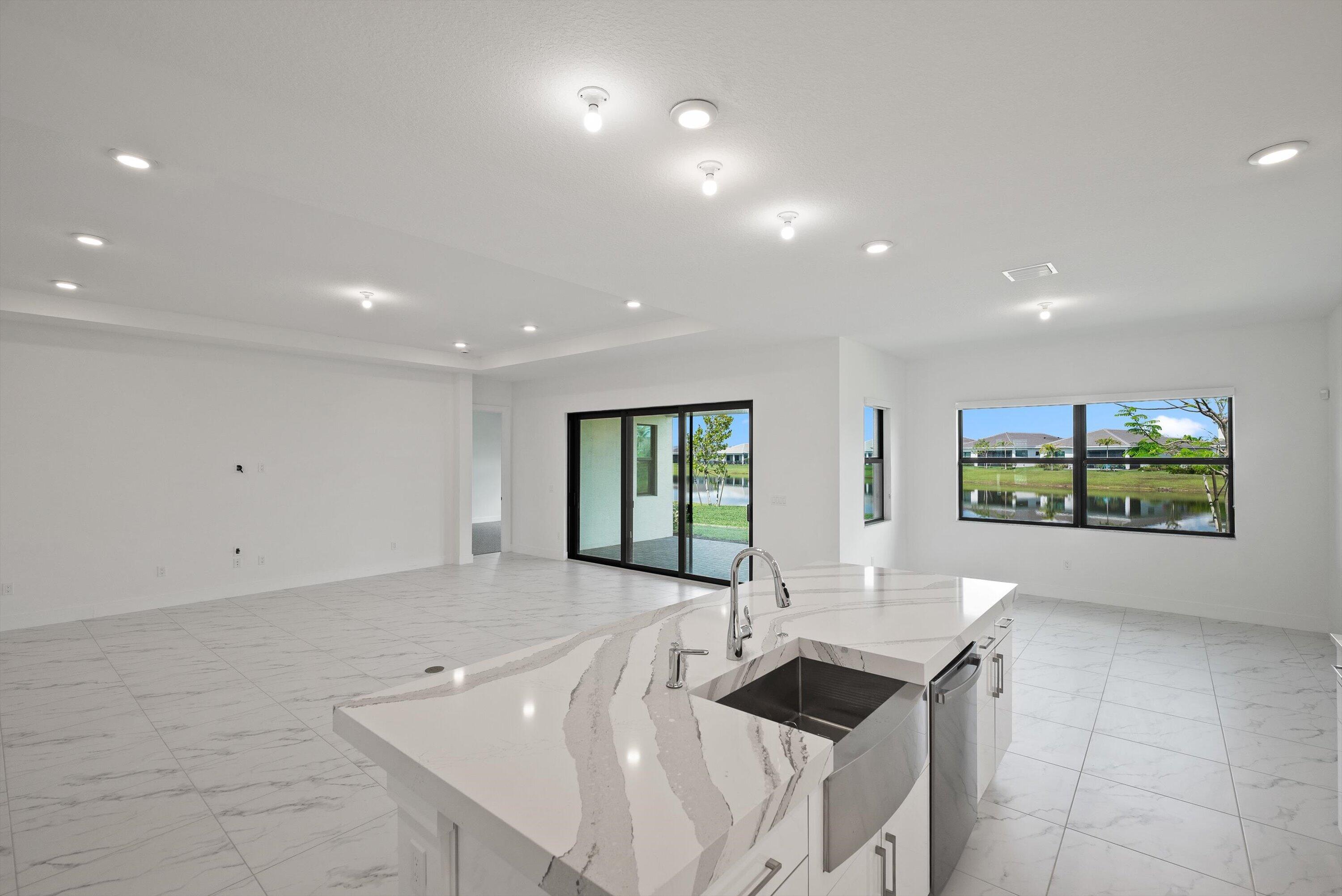 CRESSWIND PALM BEACH - Residential