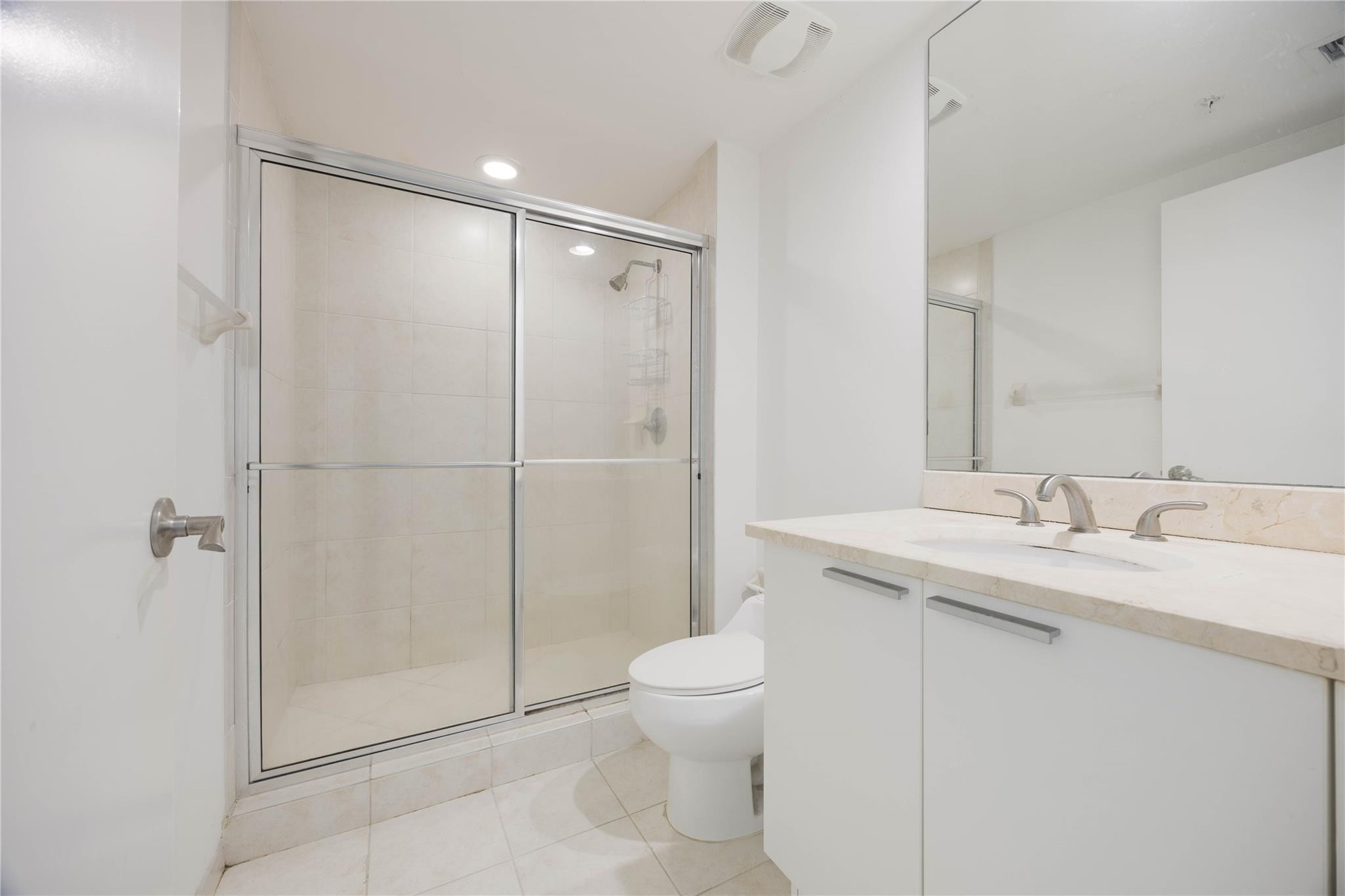 THE OAKS I CONDO - Residential