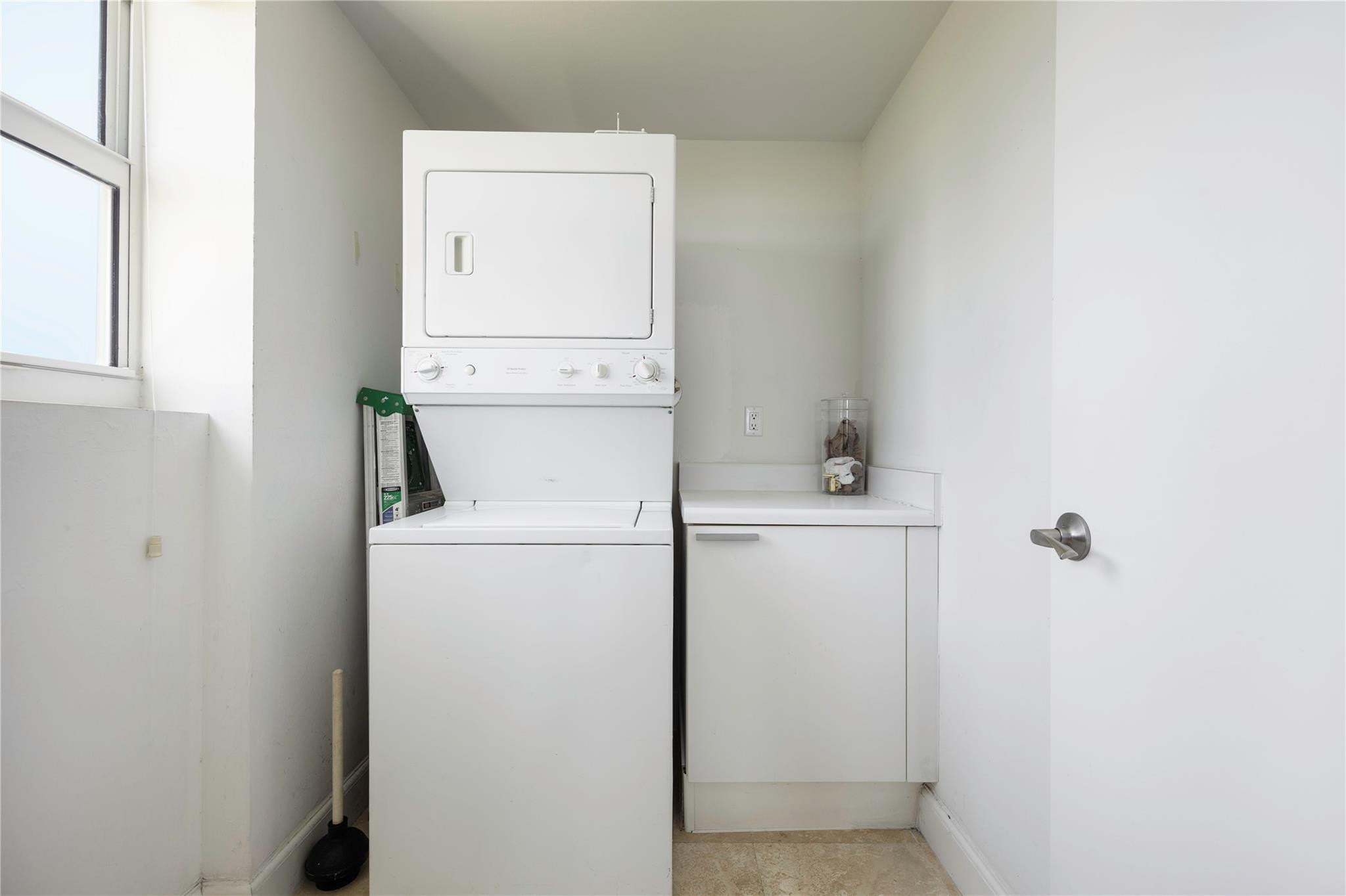 THE OAKS I CONDO - Residential