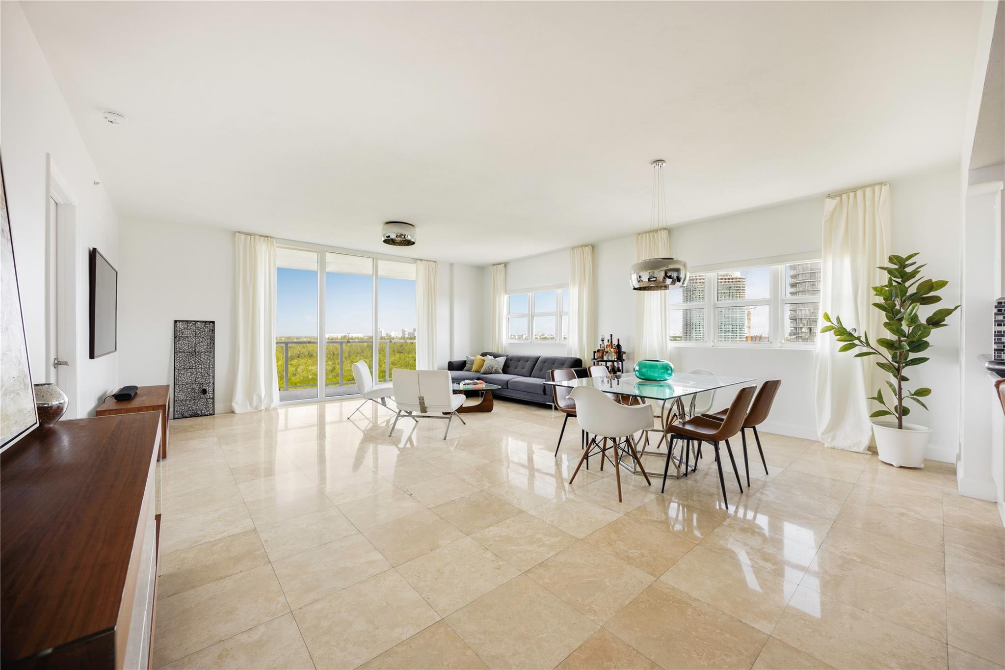 THE OAKS I CONDO - Residential