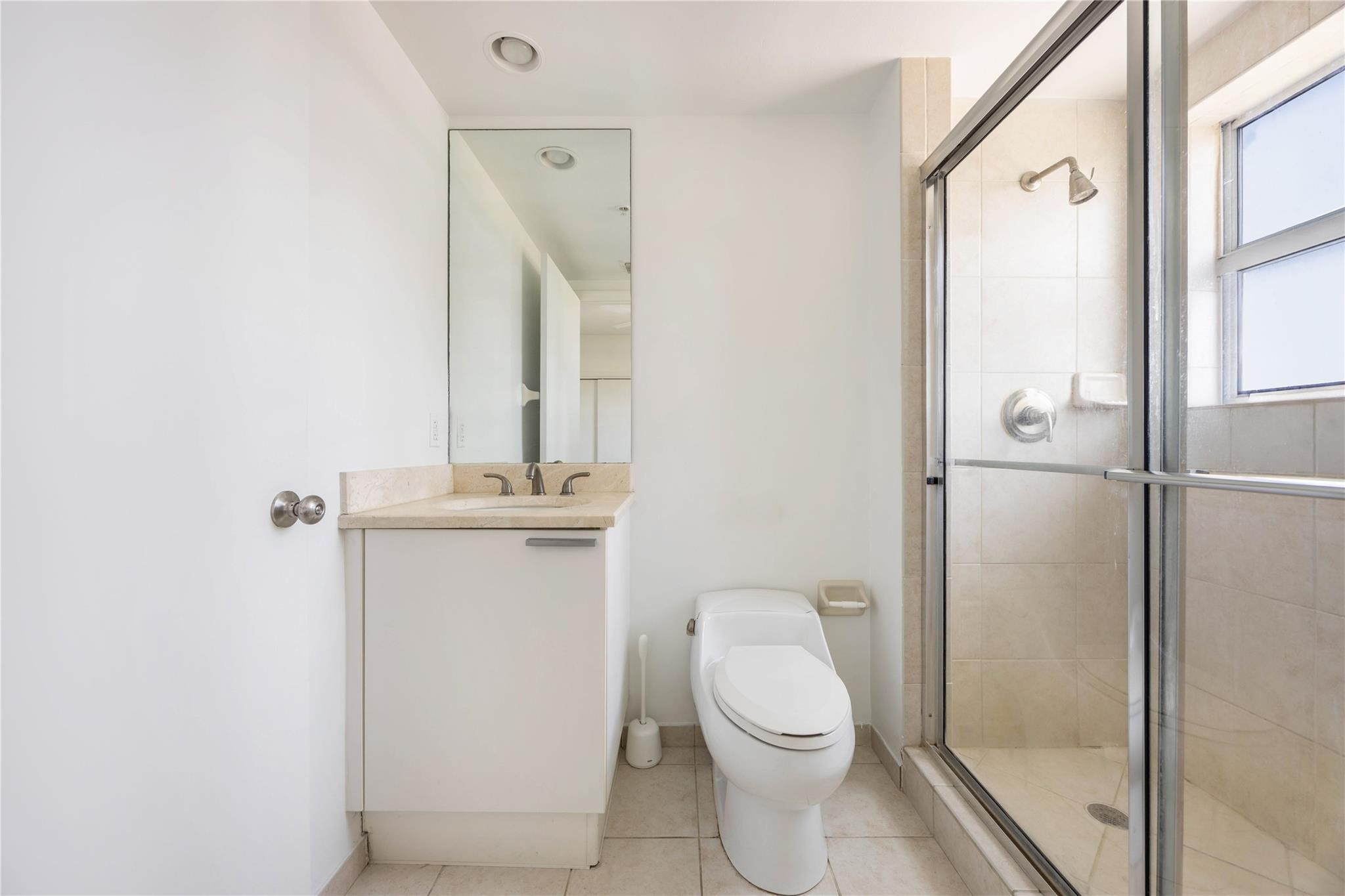 THE OAKS I CONDO - Residential