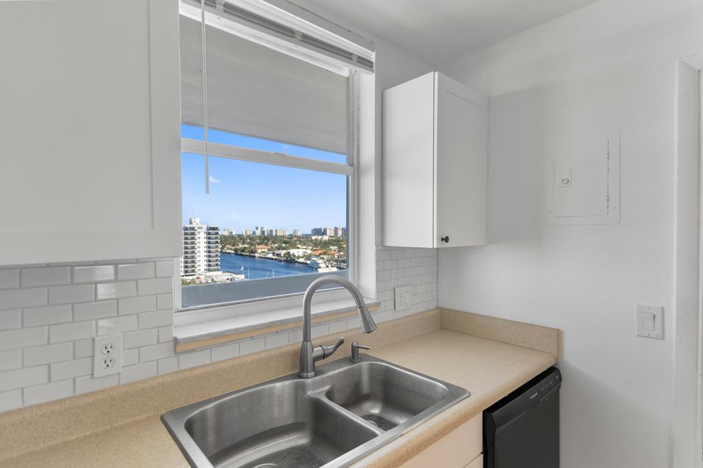 Photo of 3100 NE 49th Street #1008, Fort Lauderdale, FL 33308 (MLS # B26011583)