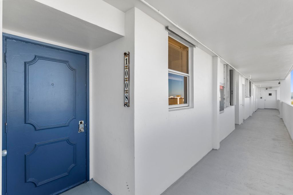 Photo of 3100 NE 49th Street #1008, Fort Lauderdale, FL 33308 (MLS # B26011583)