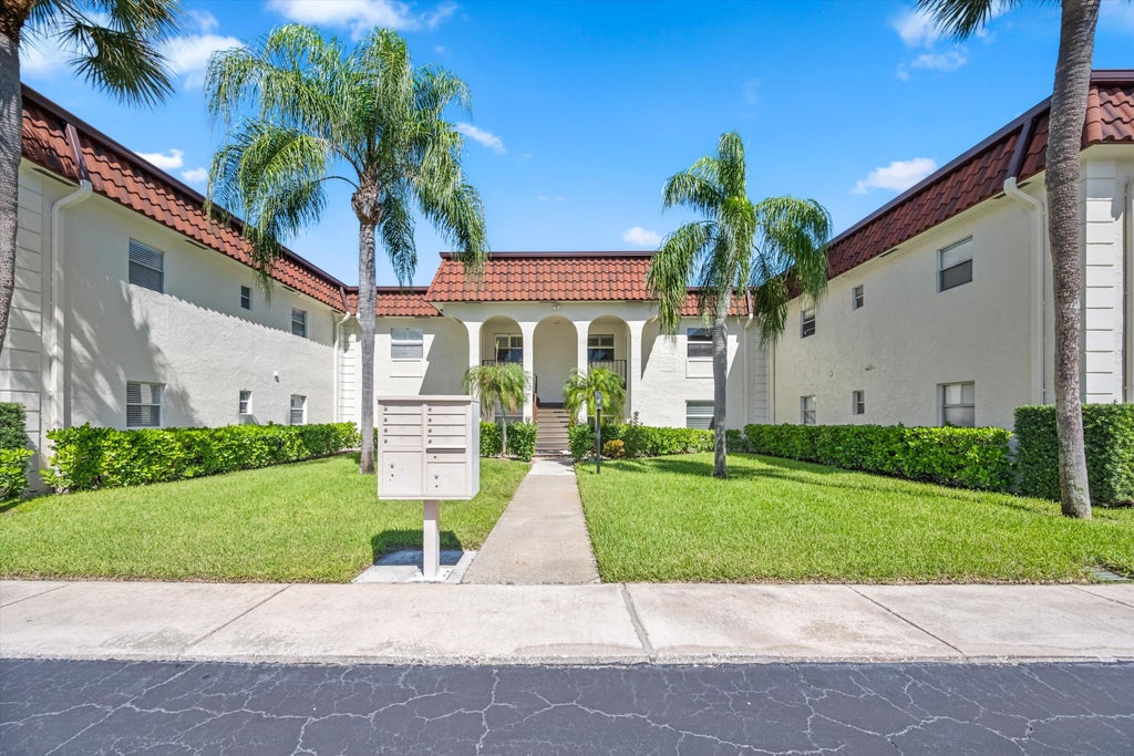 Photo of 717 S US Hwy 1 #114, Jupiter, FL 33477 (MLS # B26088361)