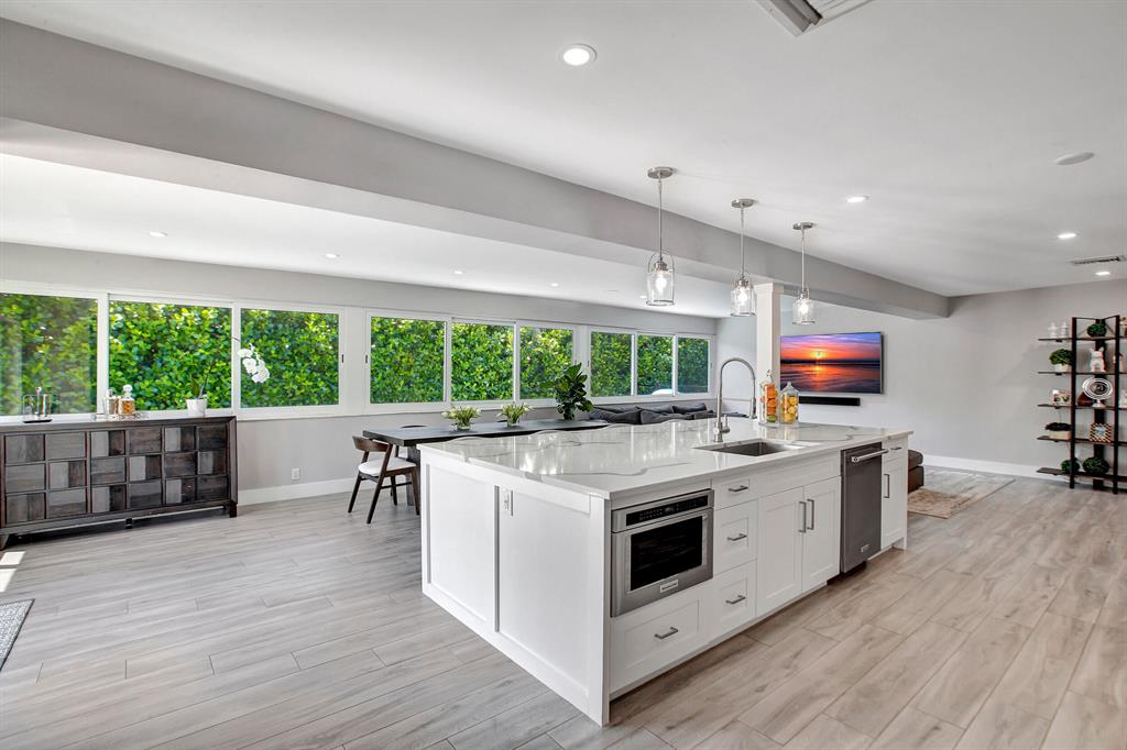 VENETIAN ISLES 3RD SEC - Residential