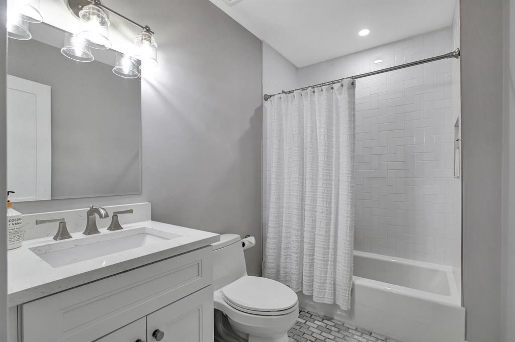 VENETIAN ISLES 3RD SEC - Residential